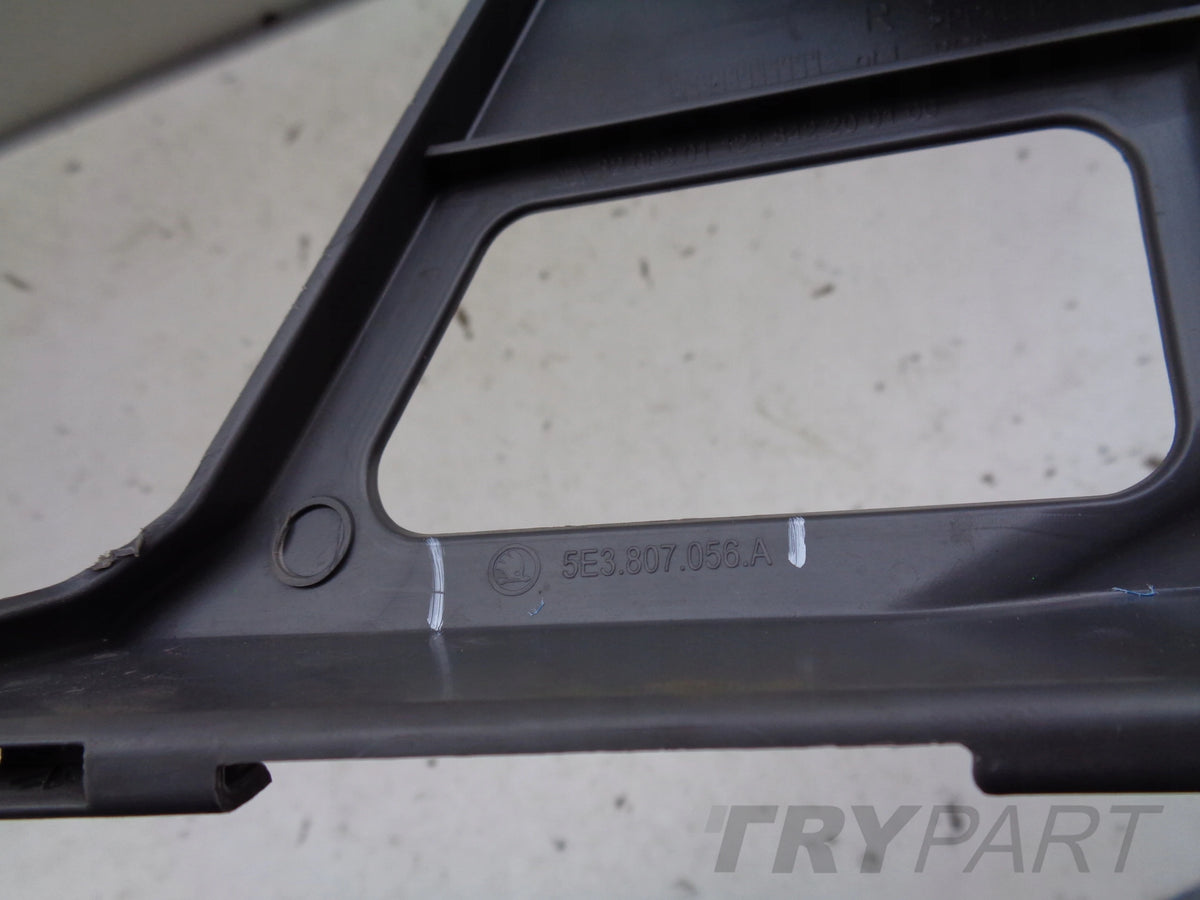 FRONT RIGHT BUMPER SLIDER SKODA OCTAVIA IV 4 RS 5E3 20-