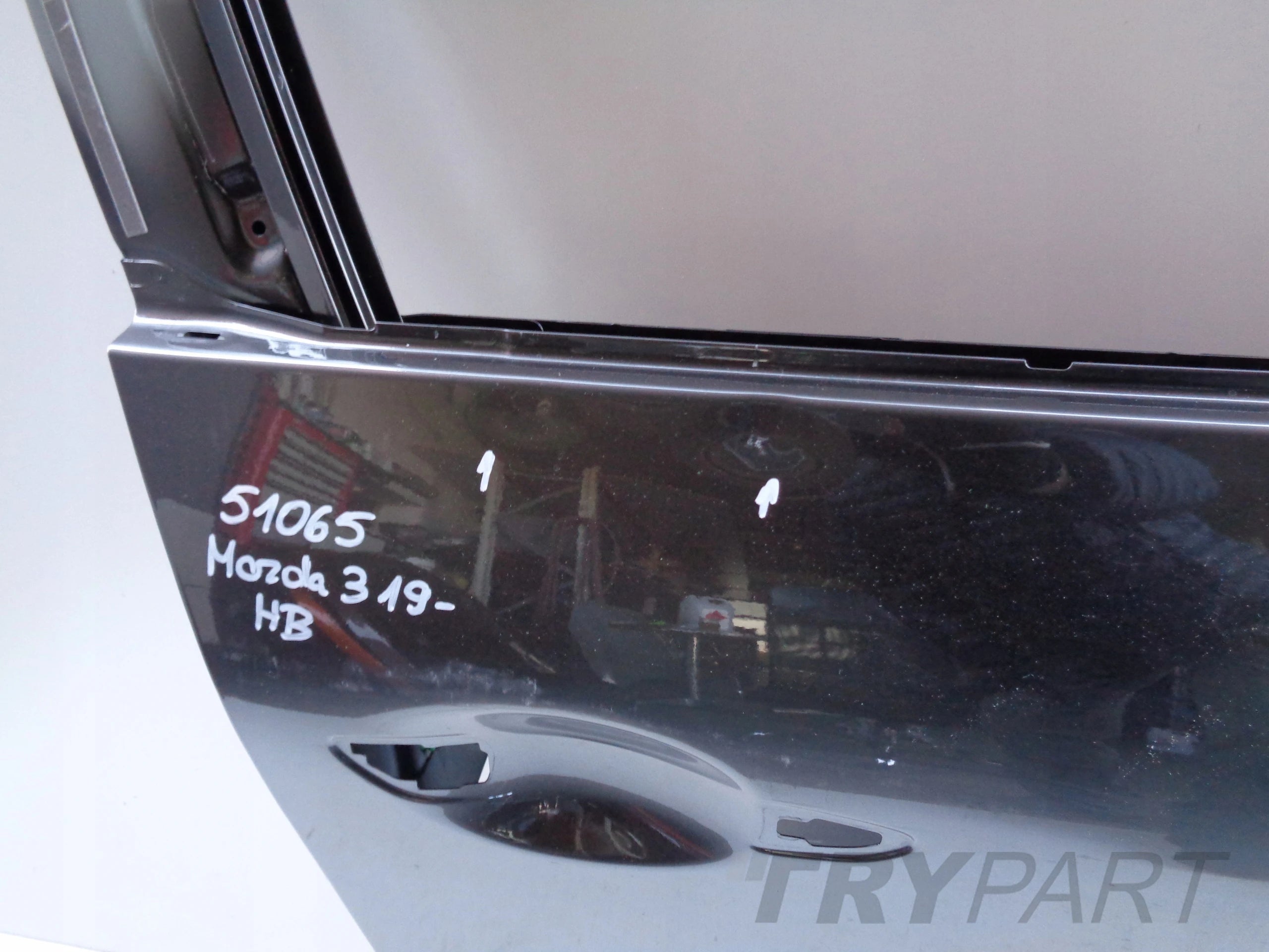 FRONT RIGHT DOOR MAZDA 3 19- HB NO. 51065