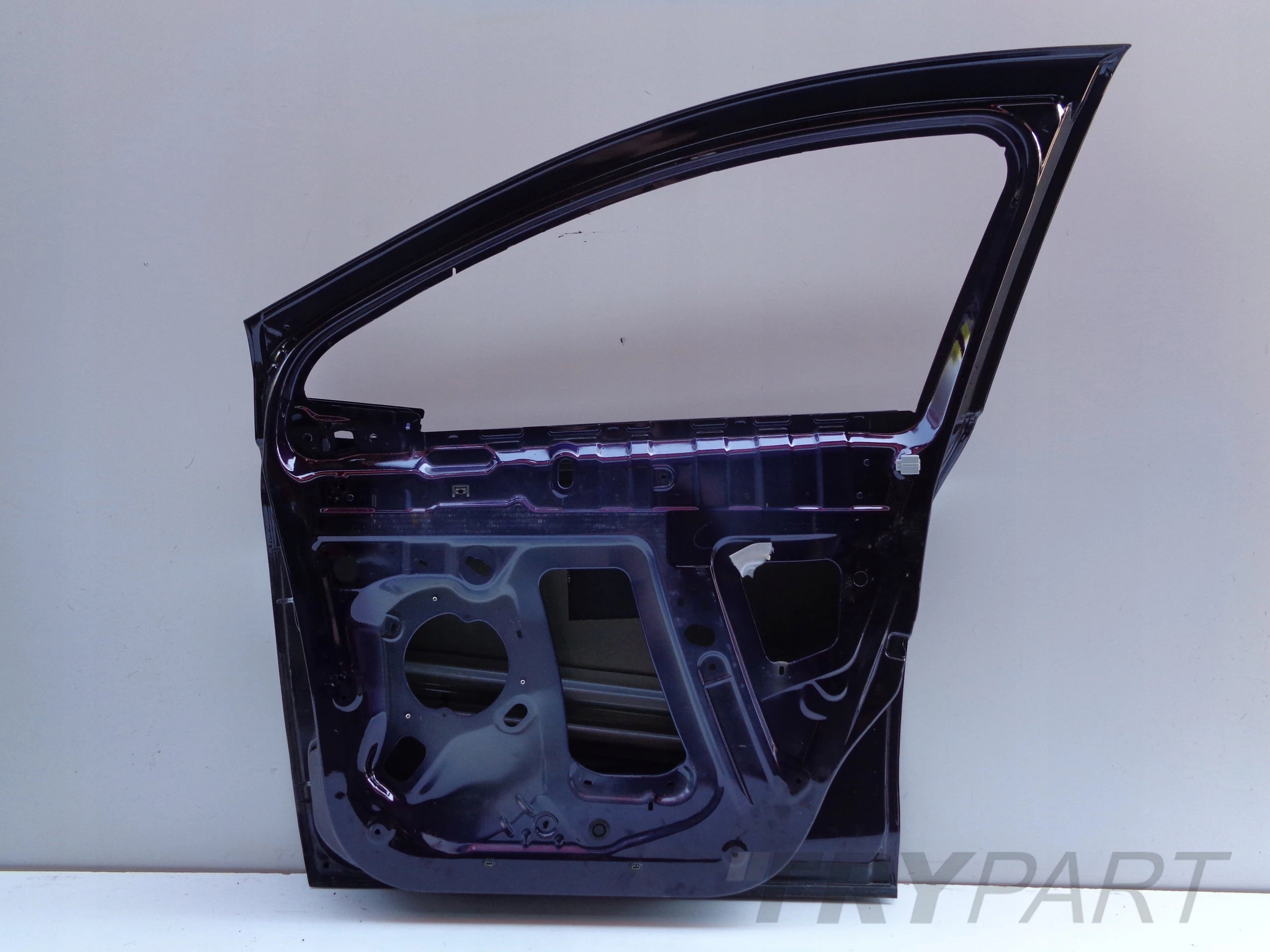 FRONT RIGHT DOOR RENAULT ZOE 12- NO. 47147