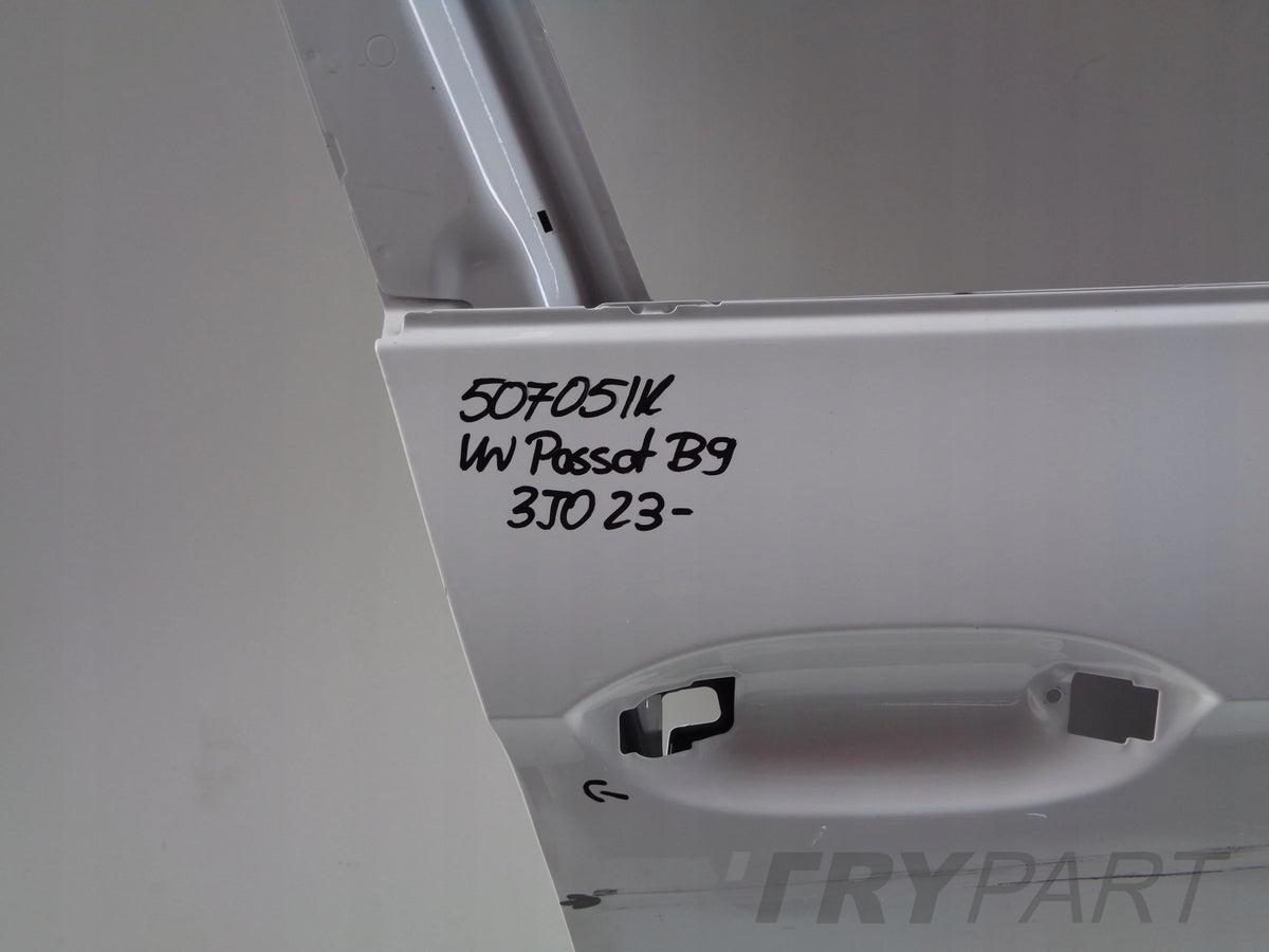 FRONT RIGHT DOOR VW PASSAT B9 3J 3J0 23- SKODA SUPERB IV NO. 50705