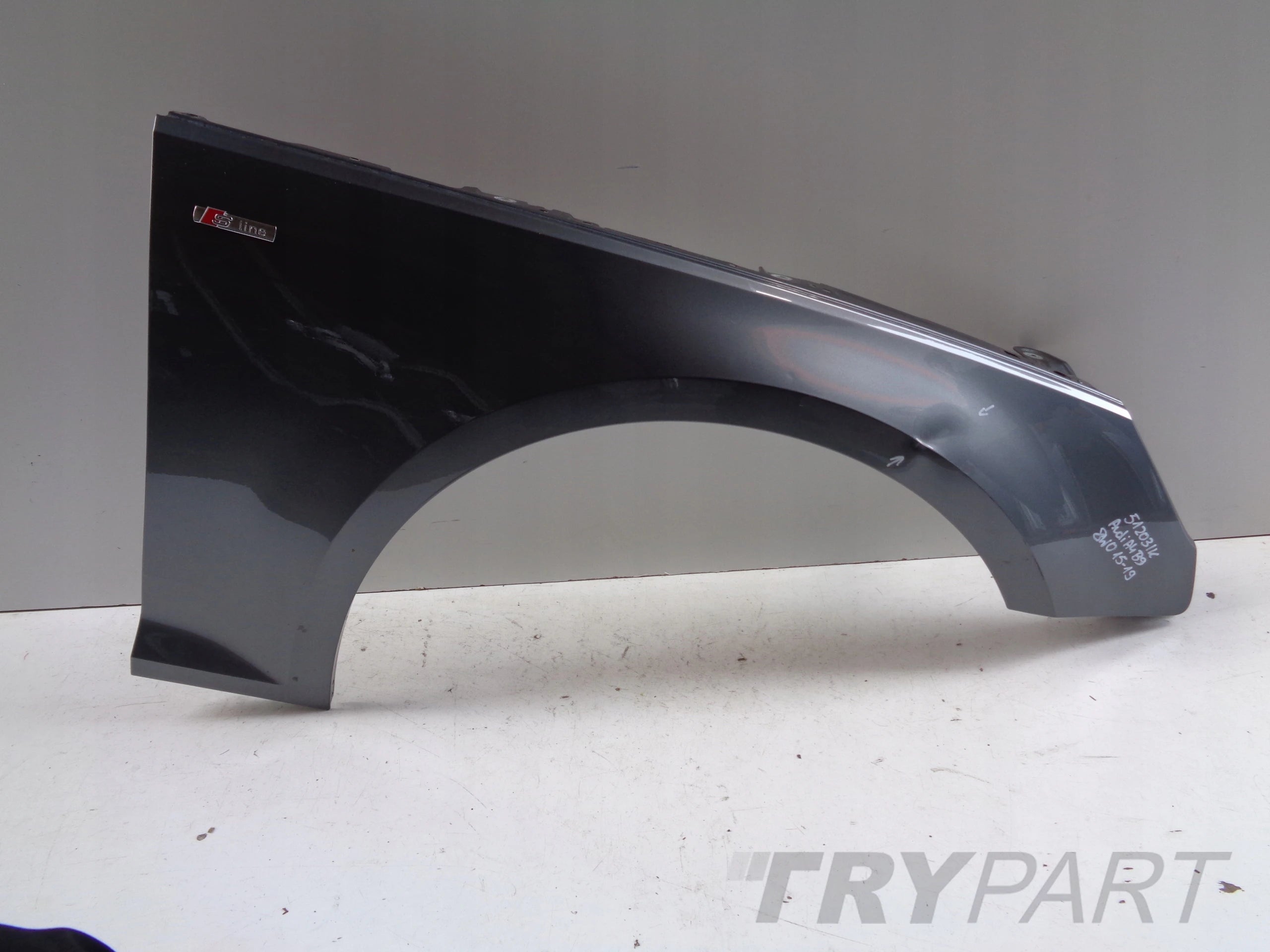 FRONT RIGHT FENDER AUDI A4 B9 8W 8W0 15-19 NO. 51203