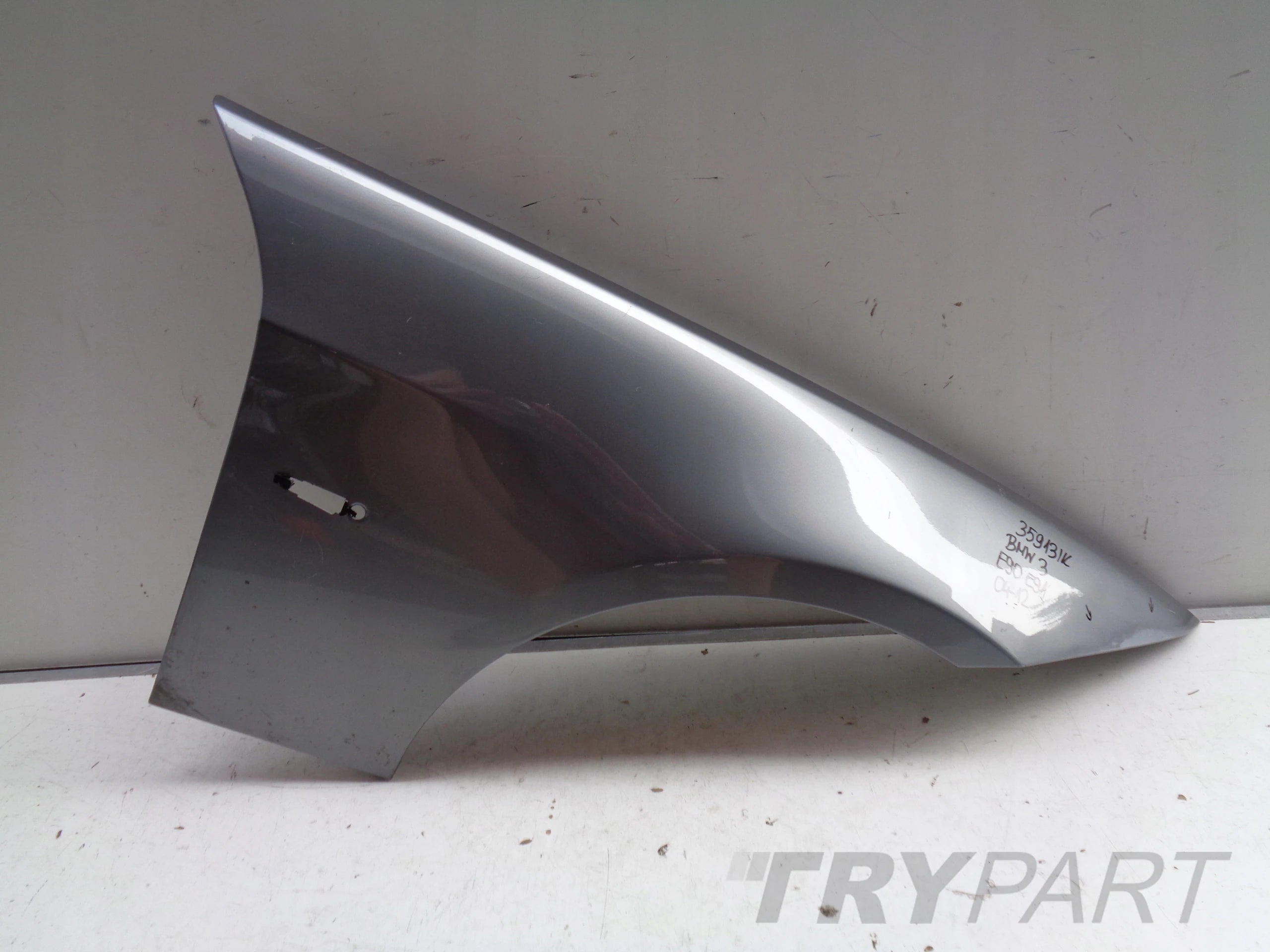 FRONT RIGHT FENDER BMW 3 E90 E91 04-12 NO. 35913