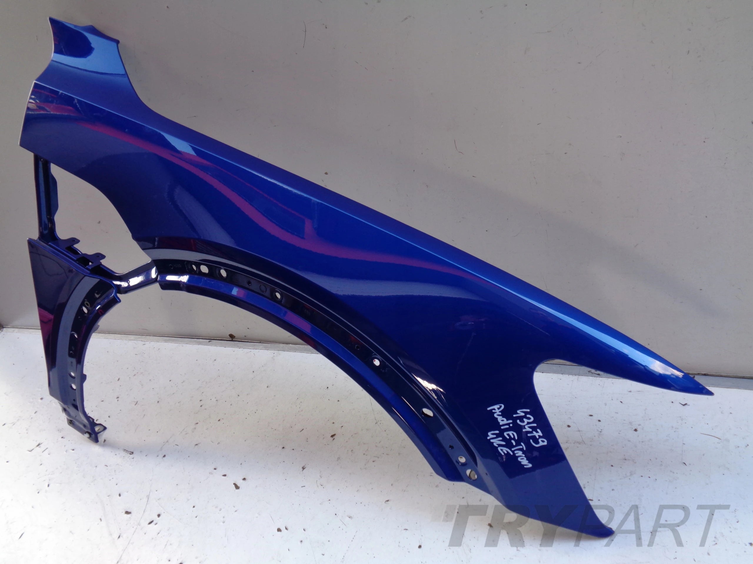 FRONT RIGHT FENDER FOR AUDI E-TRON 4KE NO. 43479