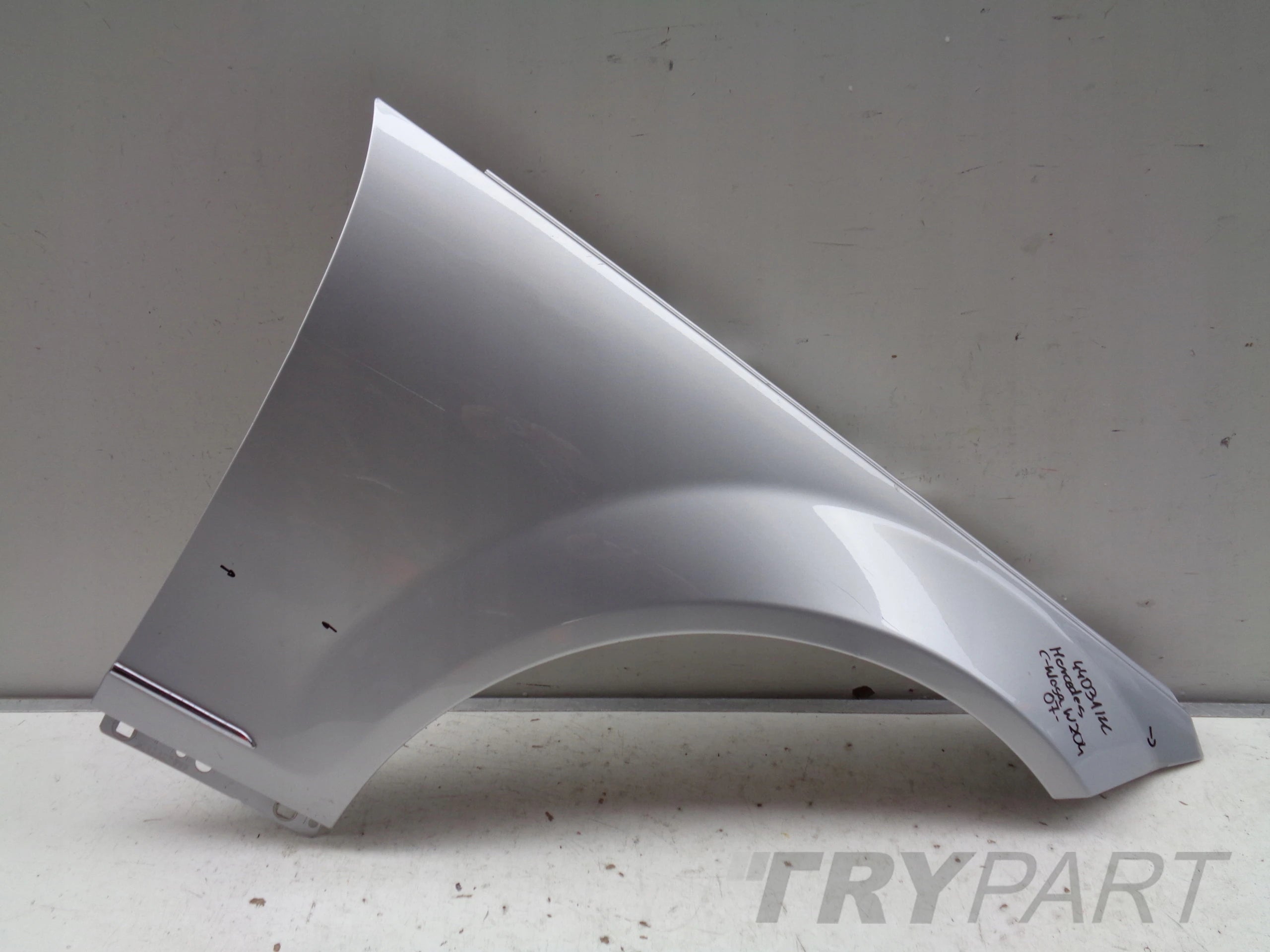 FRONT RIGHT FENDER MERCEDES C-CLASS W204 07- NO. 44031