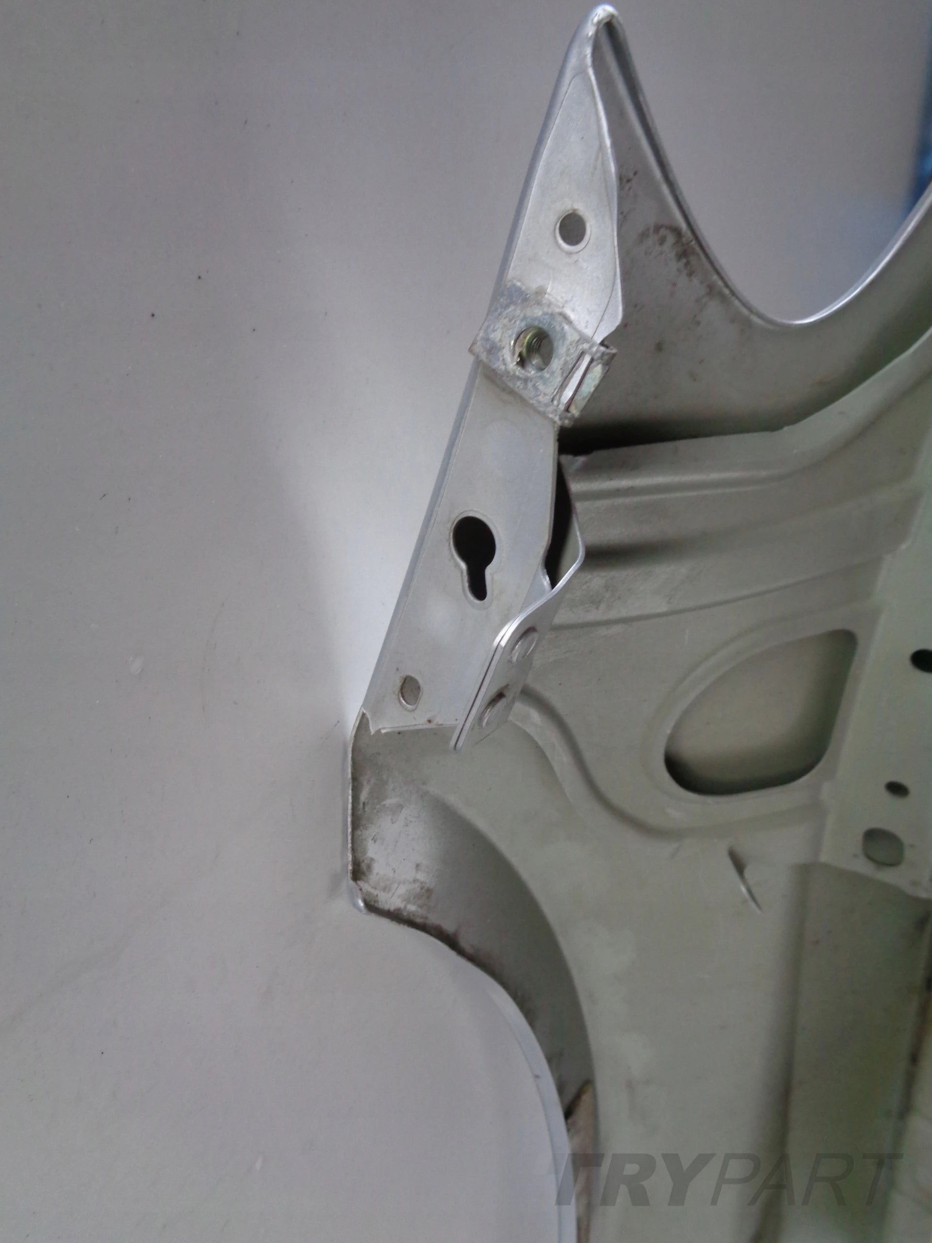 FRONT RIGHT FENDER MERCEDES E-CLASS W213 16- NO. 50226