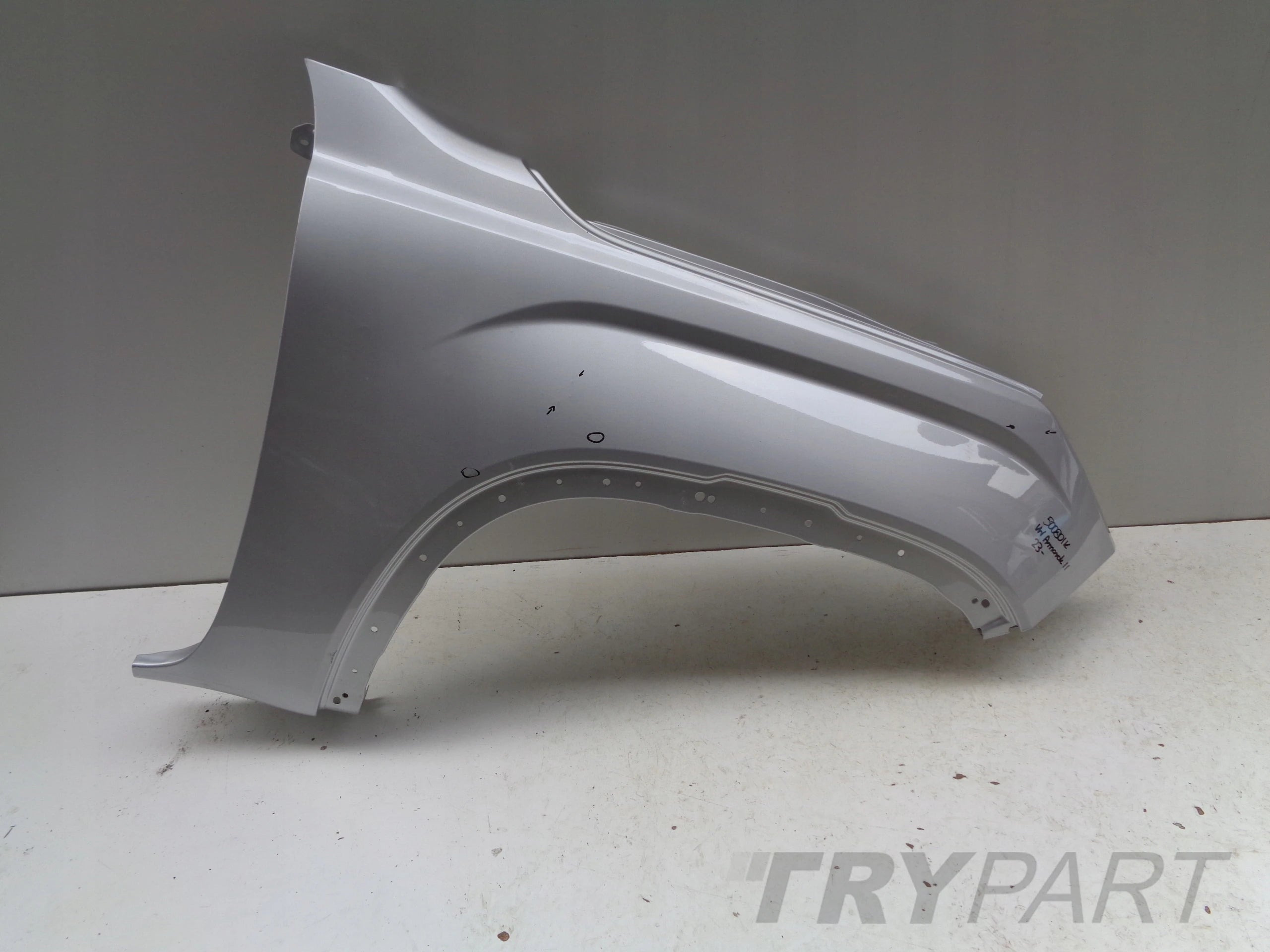 FRONT RIGHT FENDER VW AMAROK II 23- NO. 50080