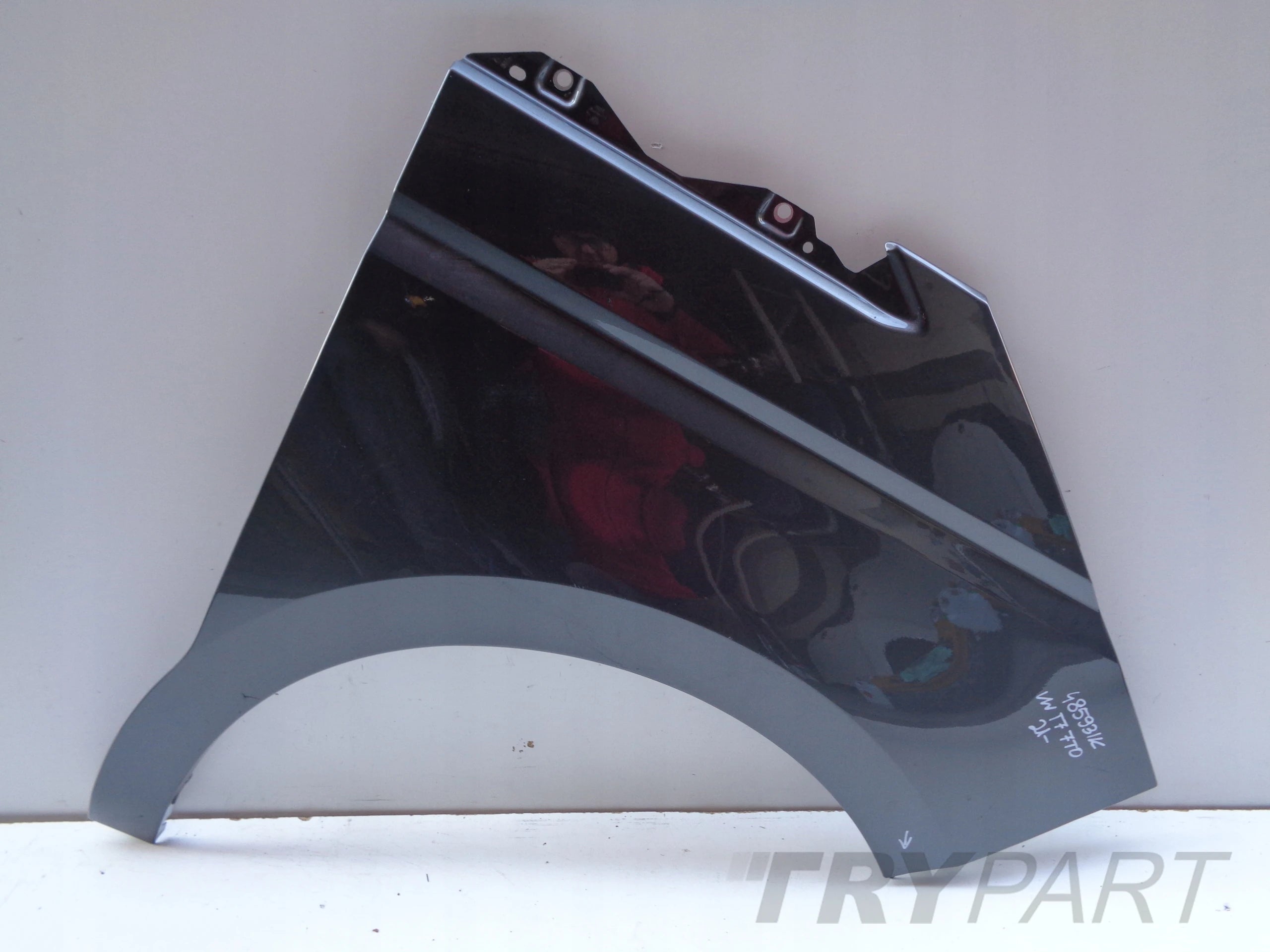 FRONT RIGHT FENDER VW T7 7T 7T0 21- NO. 48593