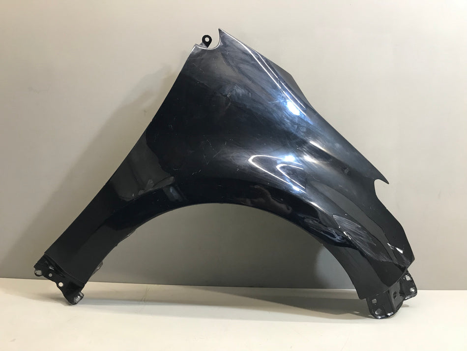 TOYOTA YARIS (XP210) 2020- Front Right Wing Used 53811K0070 ( With defect )