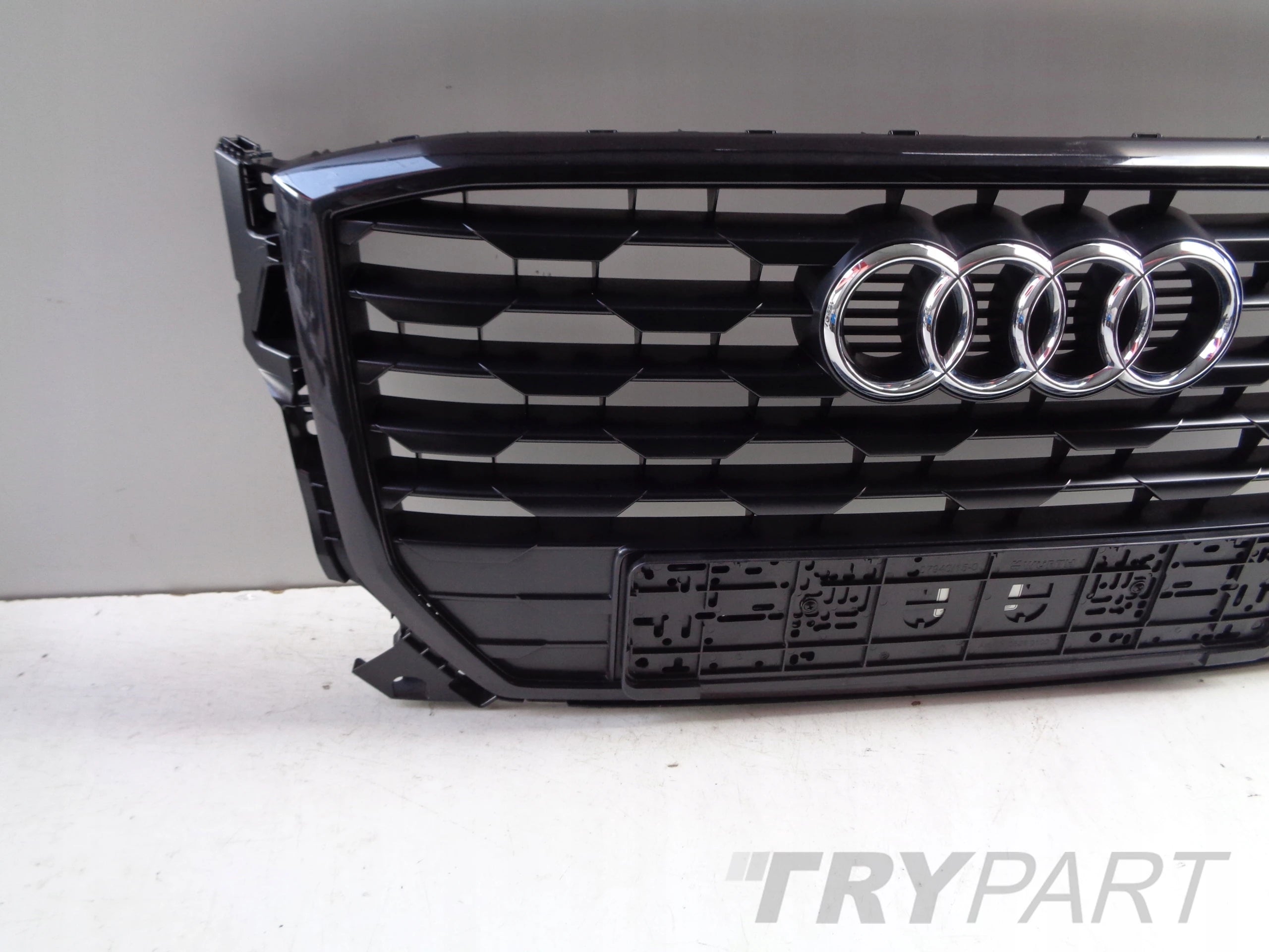 GRILL GRILLE AUDI Q2 81A 16- BLACK