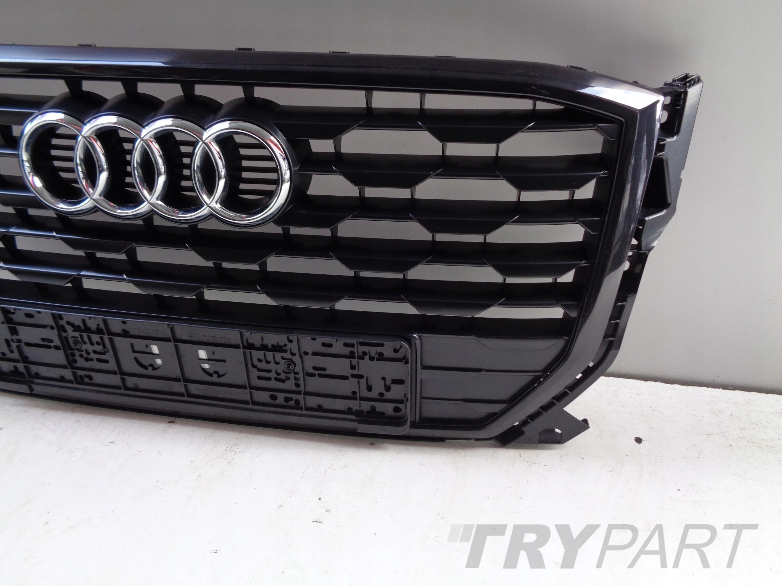 GRILL GRILLE AUDI Q2 81A 16- BLACK