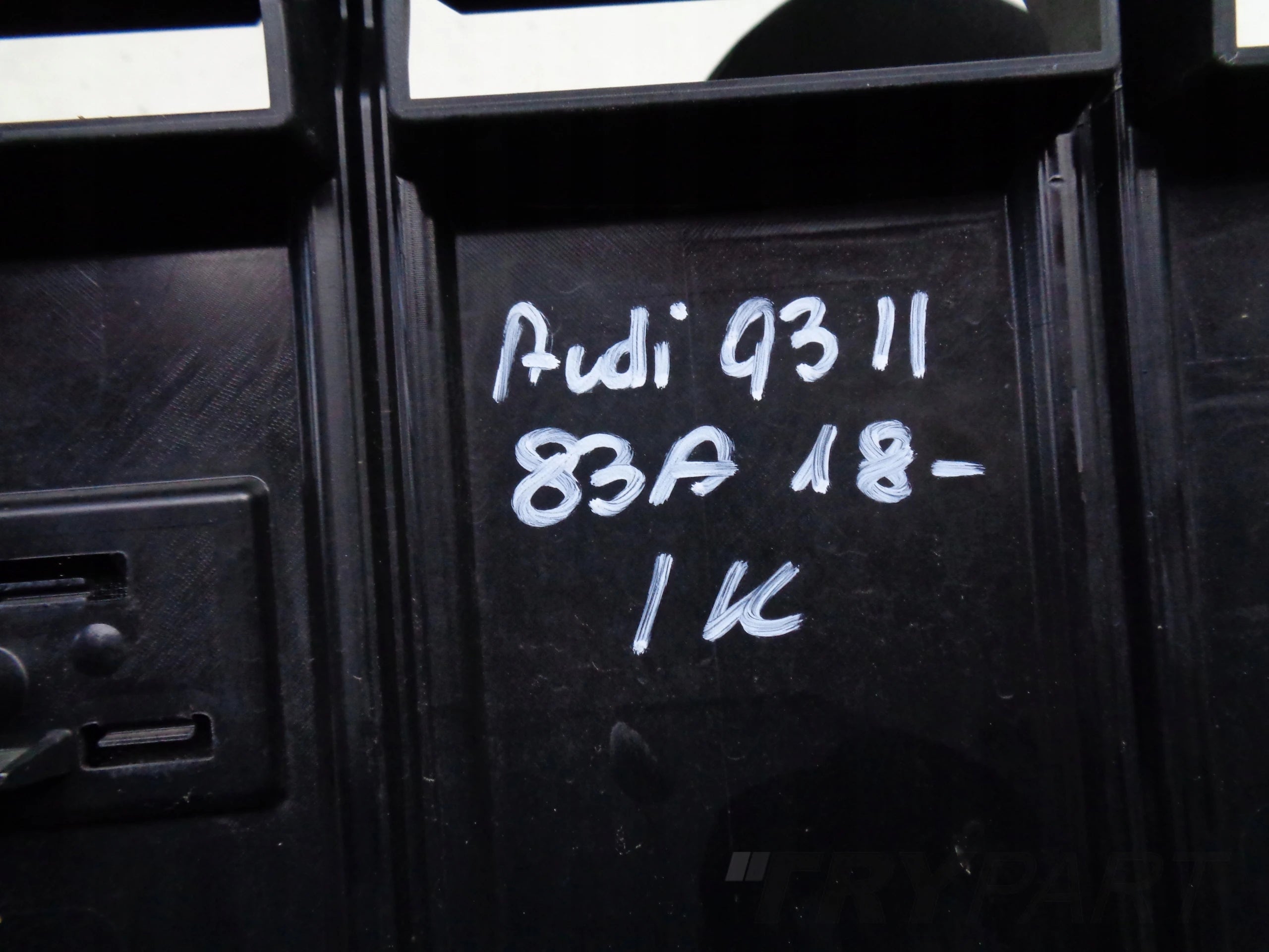 GRILL GRILLE AUDI Q3 II 83A 18-