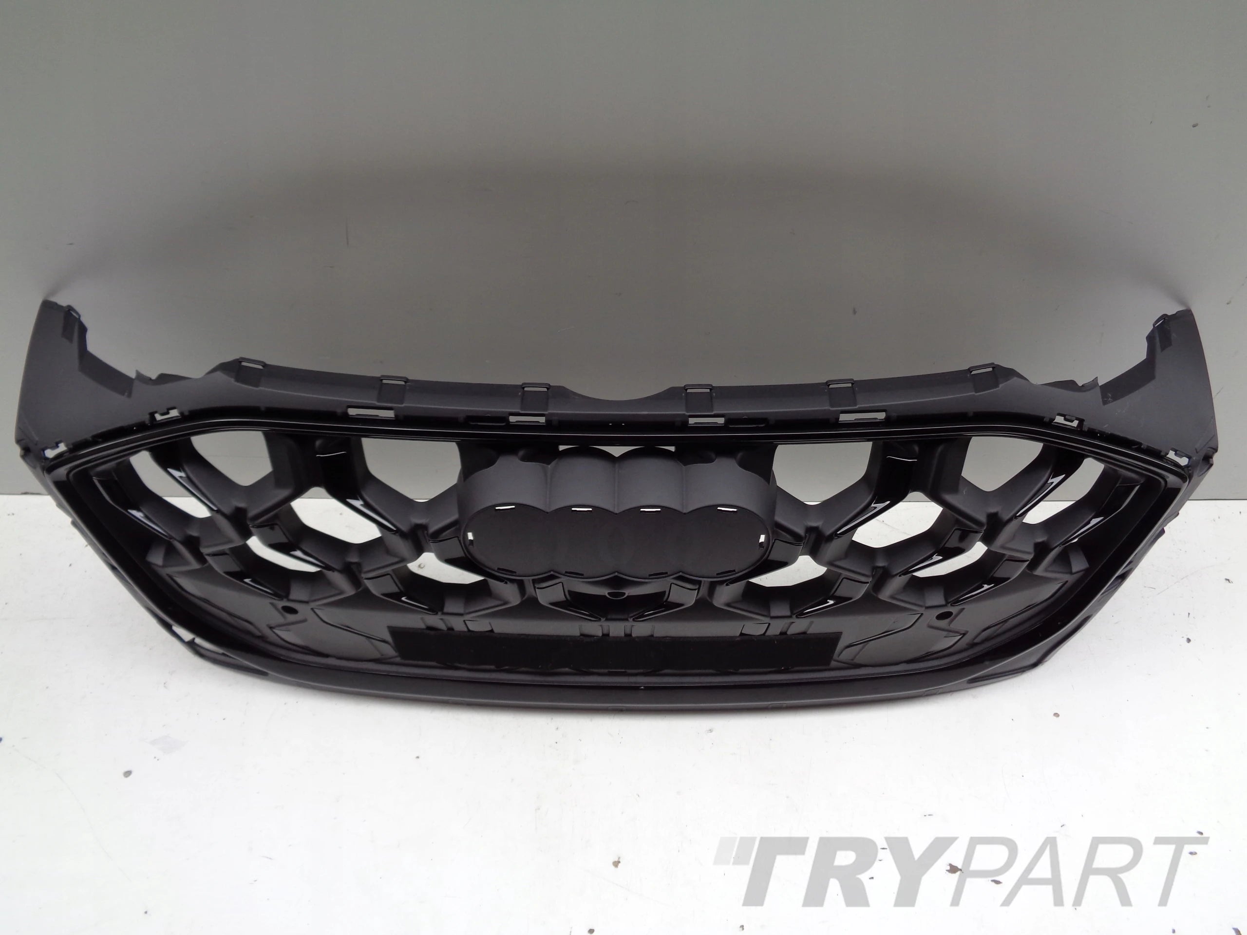 GRILL GRILLE AUDI Q5 III 8MA 24- S-LINE BLACK