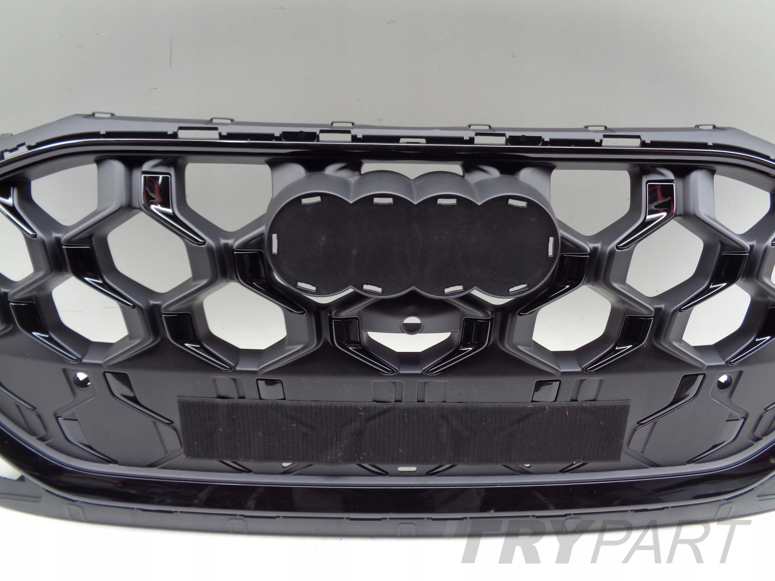 GRILL GRILLE AUDI Q5 III 8MA 24- S-LINE BLACK