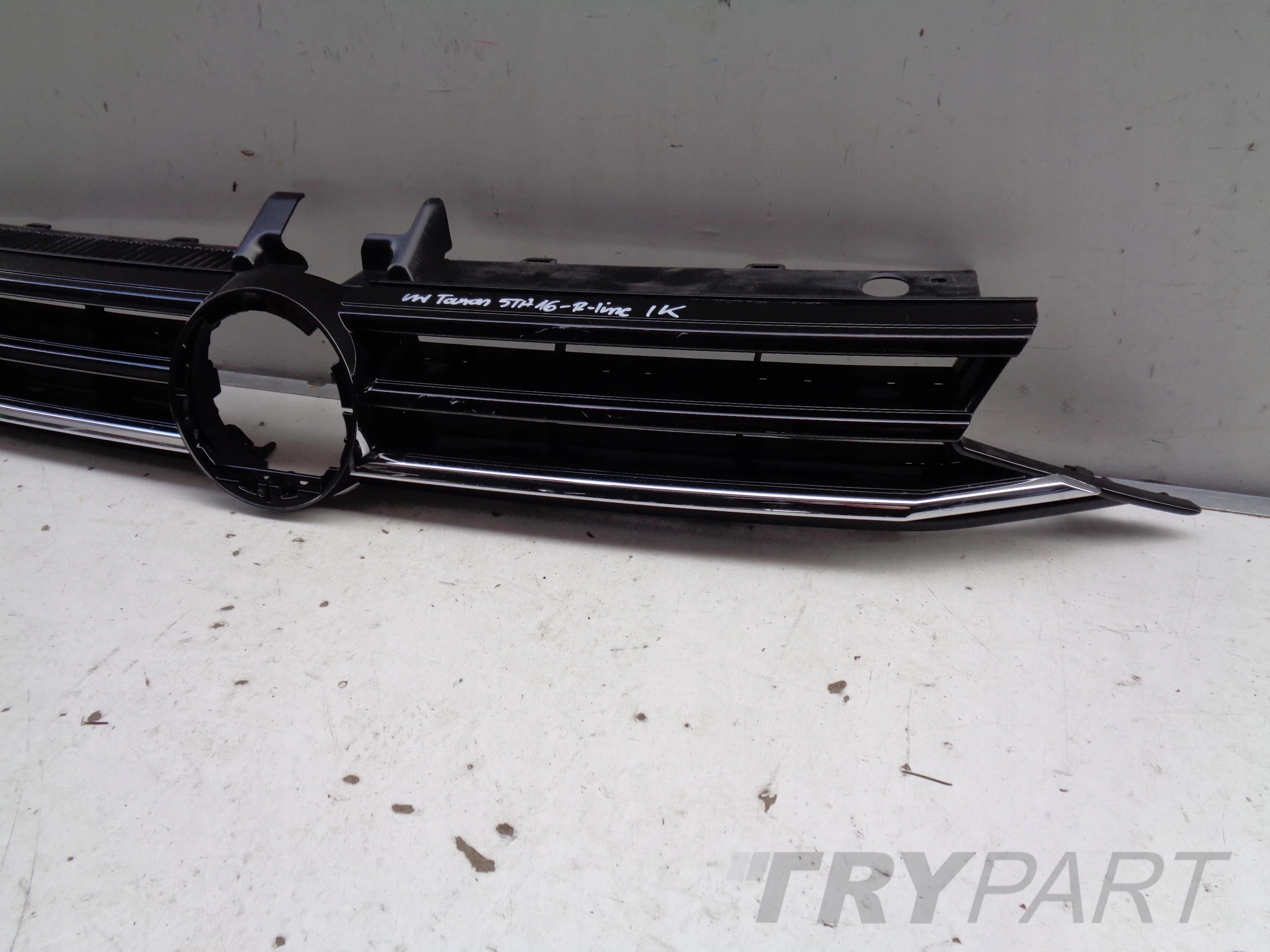 Grill Grille for VW Touran 5TA 16-