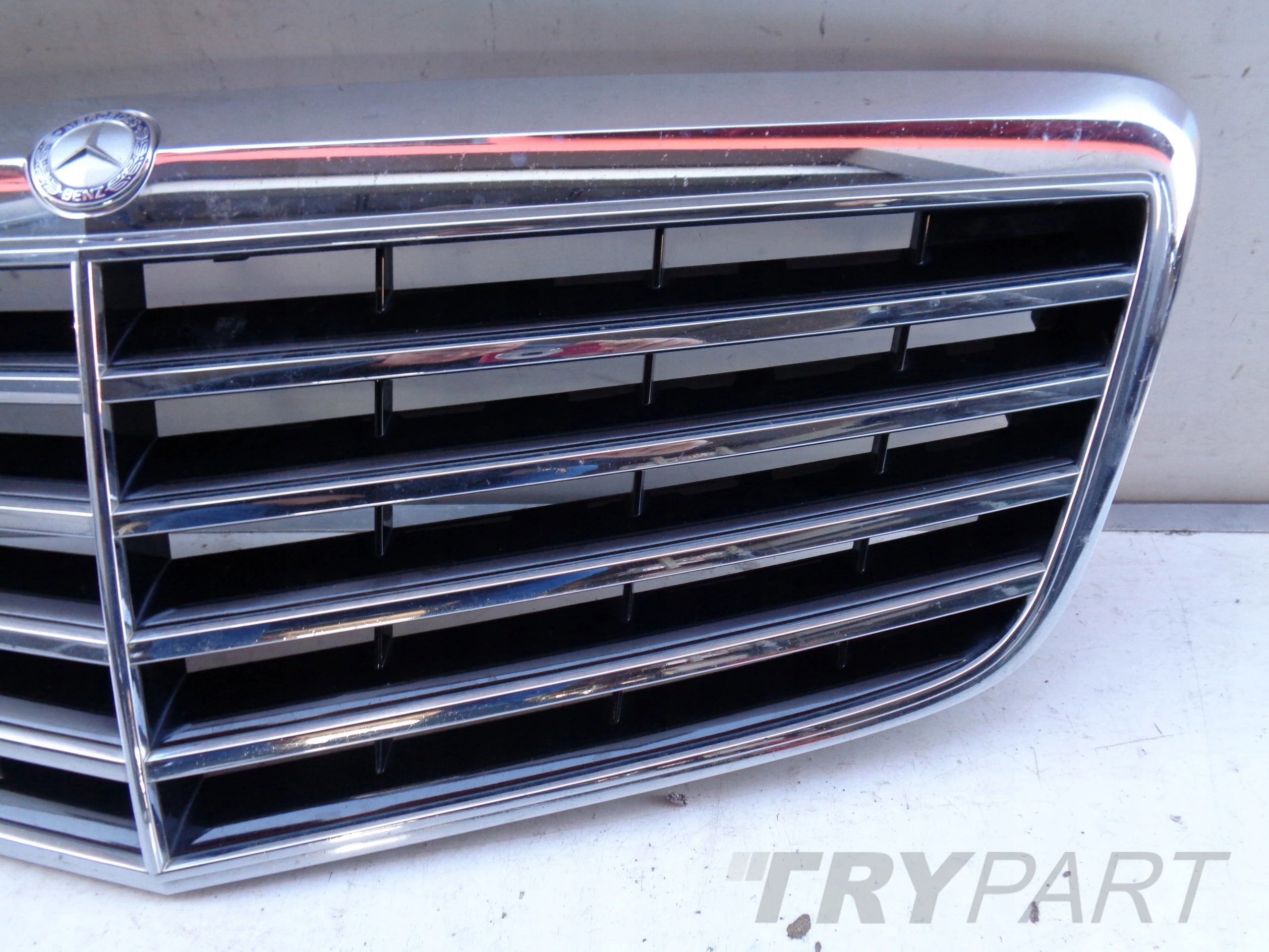 Grille for Mercedes E-Class W211 06- Facelift