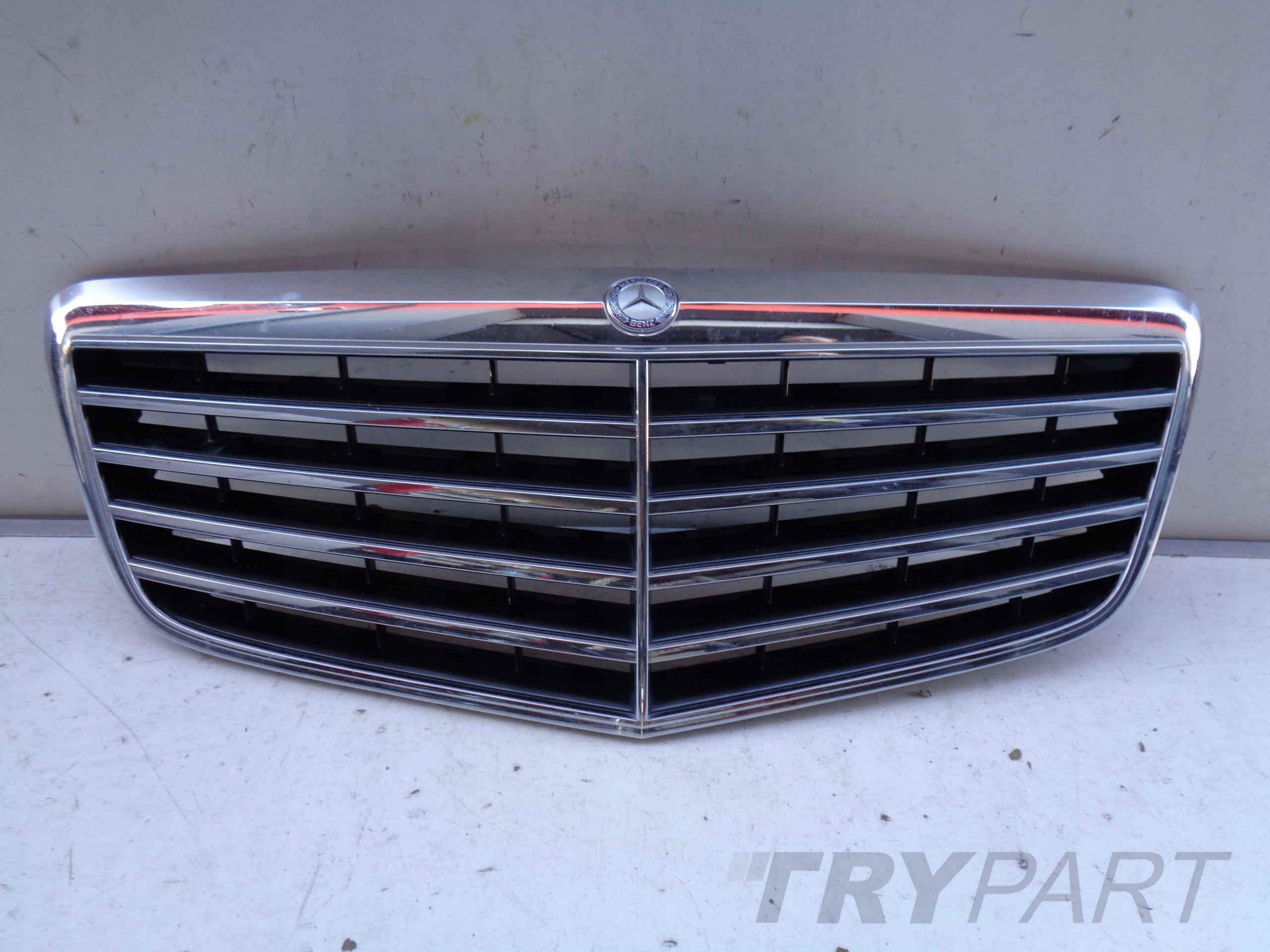 Grille for Mercedes E-Class W211 06- Facelift
