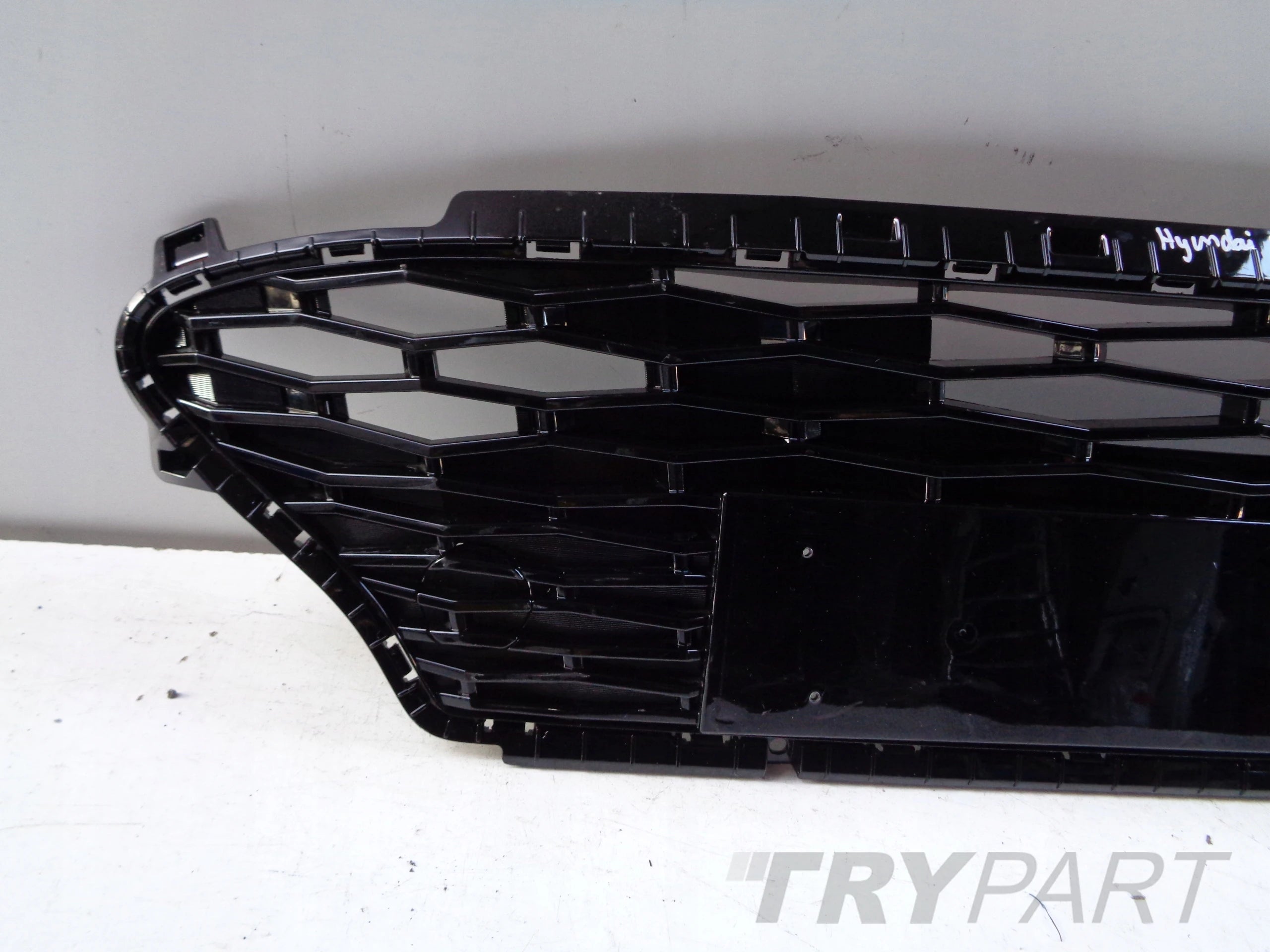 HYUNDAI I10 III 23- LIFT PAINTED RADIATOR GRILLE MESH