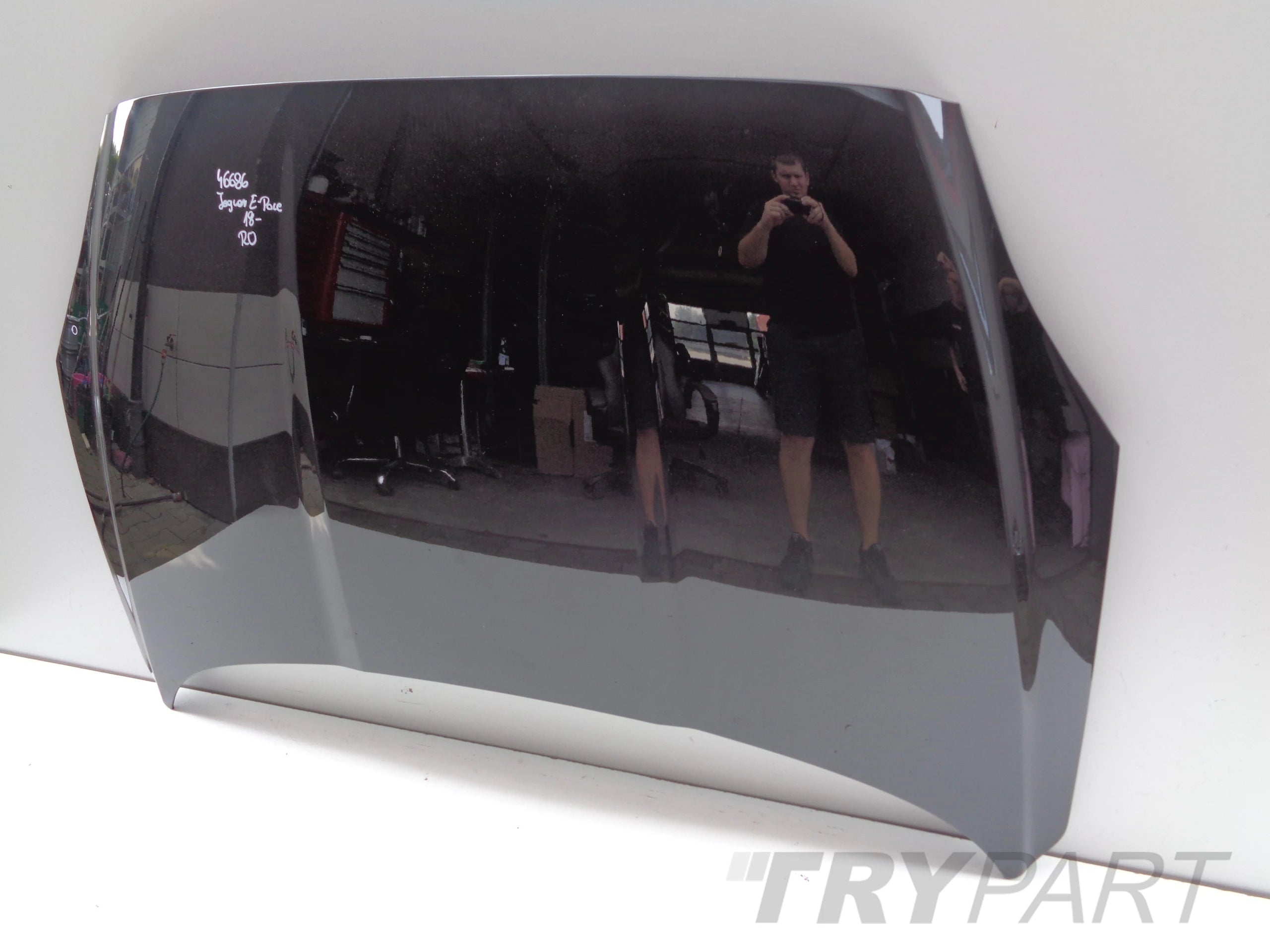 JAGUAR E-PACE 18- ENGINE HOOD COVER NO. 46686