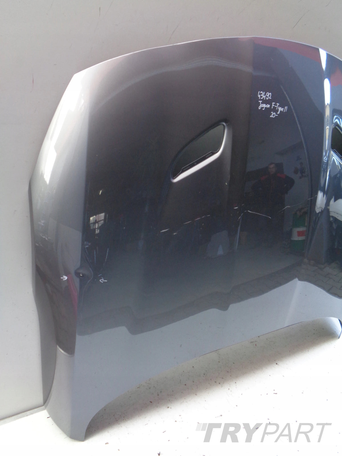 JAGUAR F-TYPE II 20- LIFT ENGINE HOOD COVER NO 43492