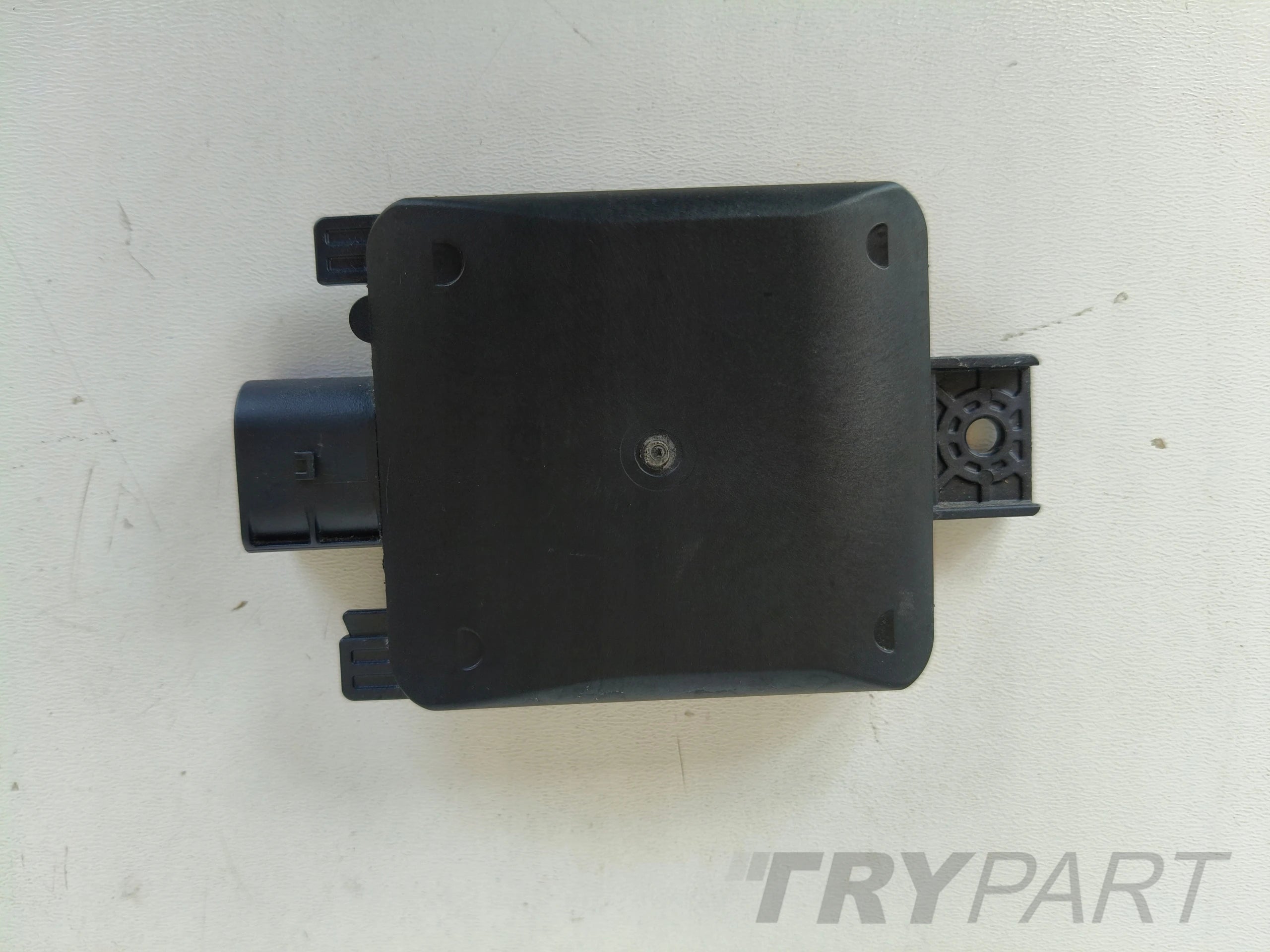 LANE CHANGE ASSIST SENSOR VW AUDI SEAT 2Q0907686B