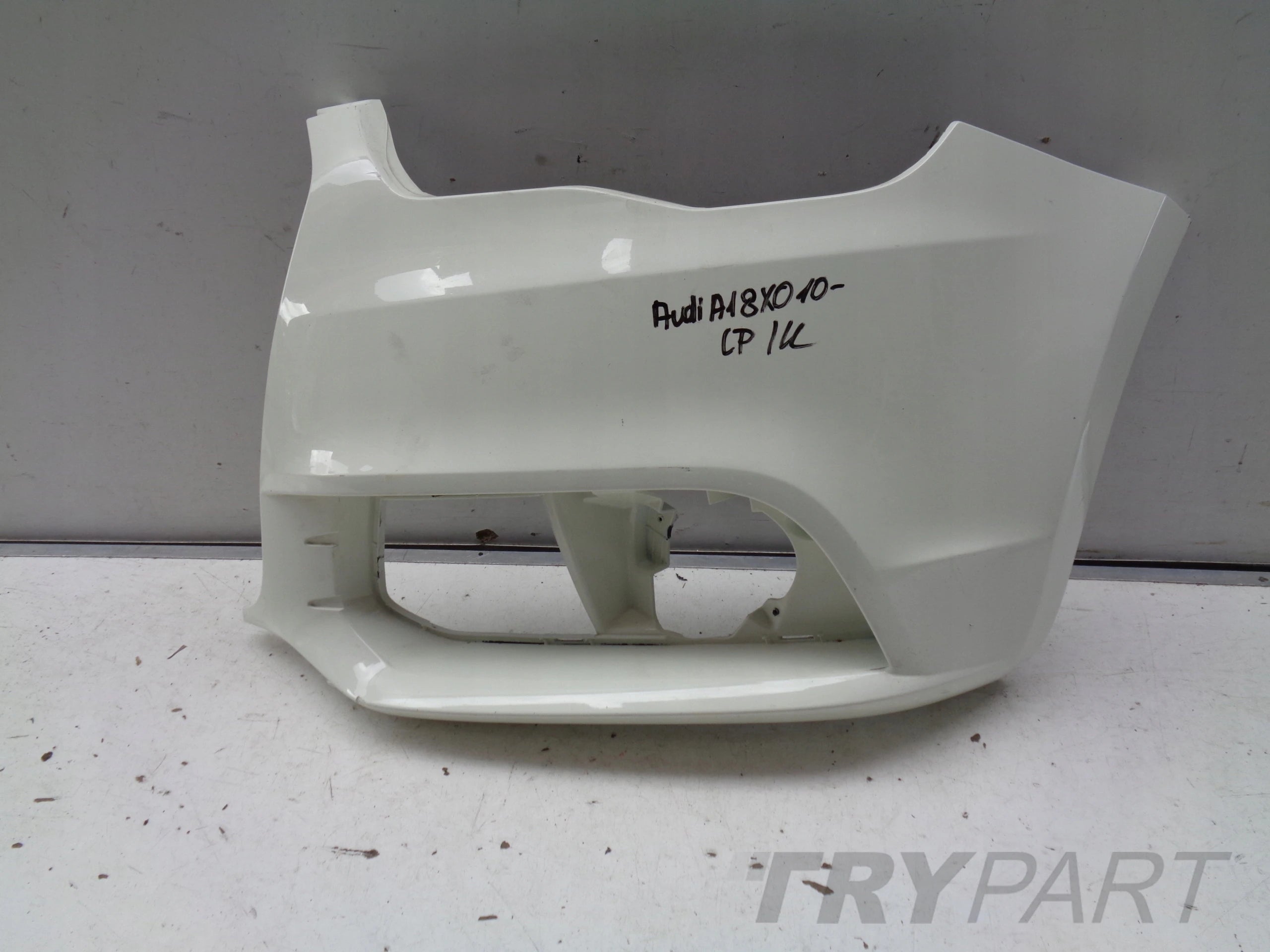 LEFT BUMPER CORNER AUDI A1 8X 8X0 10-
