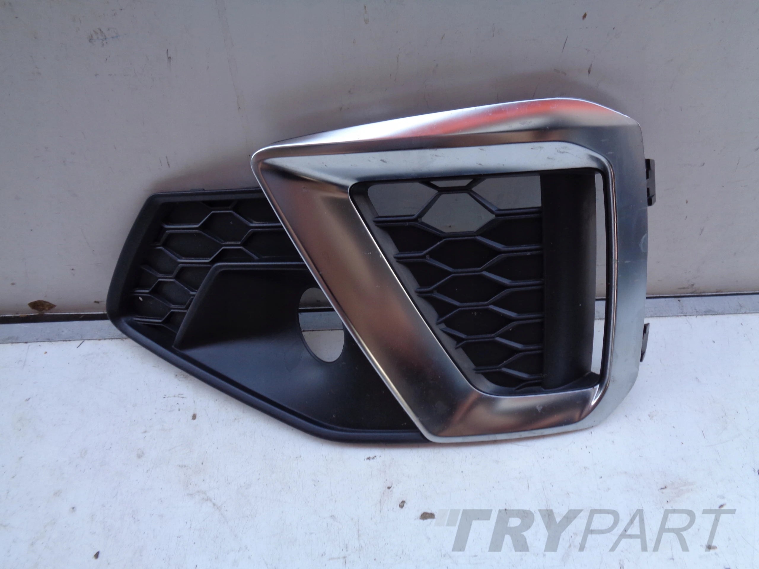 LEFT BUMPER GRILLE AUDI A4 B9 8W 8W0 19- LIFT S-LINE