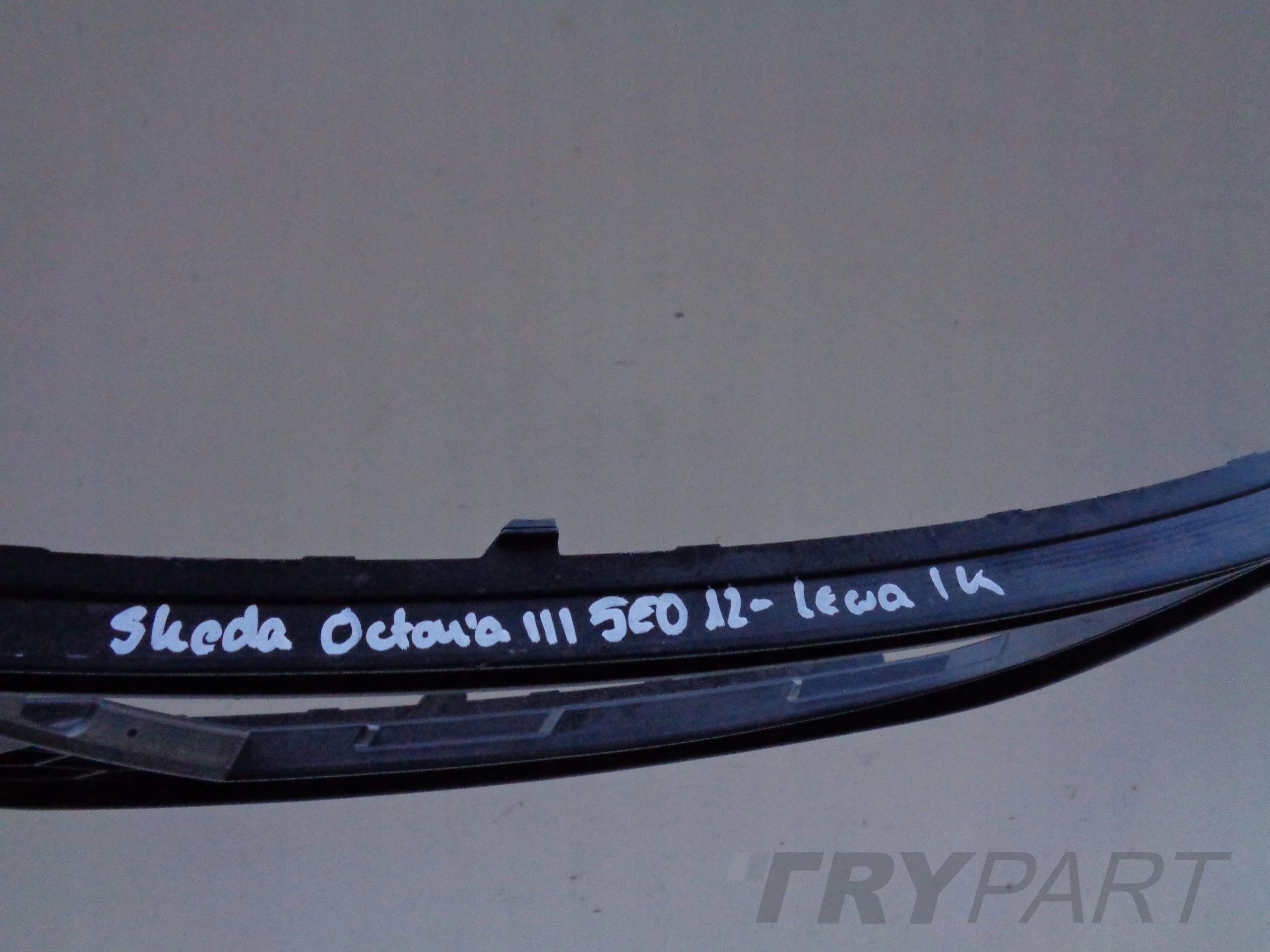 LEFT BUMPER GRILLE SKODA OCTAVIA III 3 5E 5E0 12-16