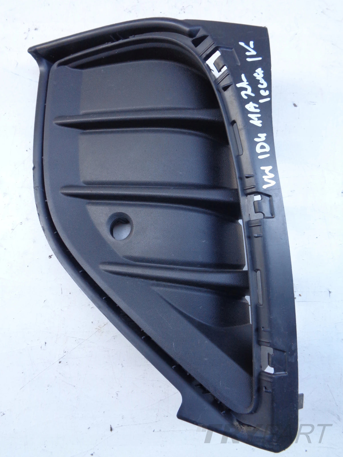 LEFT BUMPER GRILLE VW ID4 11A 21-