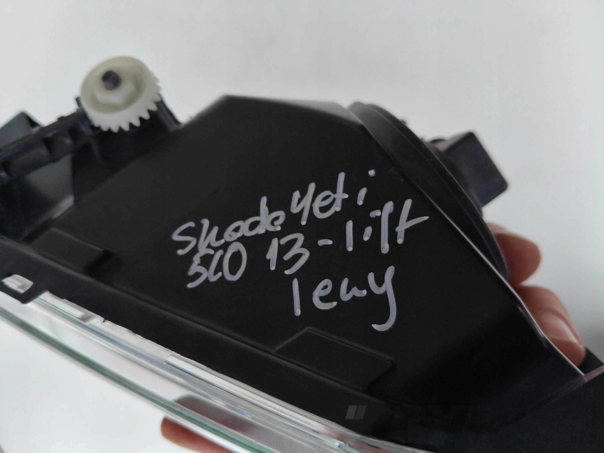 LEFT FOG LIGHT SKODA YETI 5L 5L0 13- FACELIFT