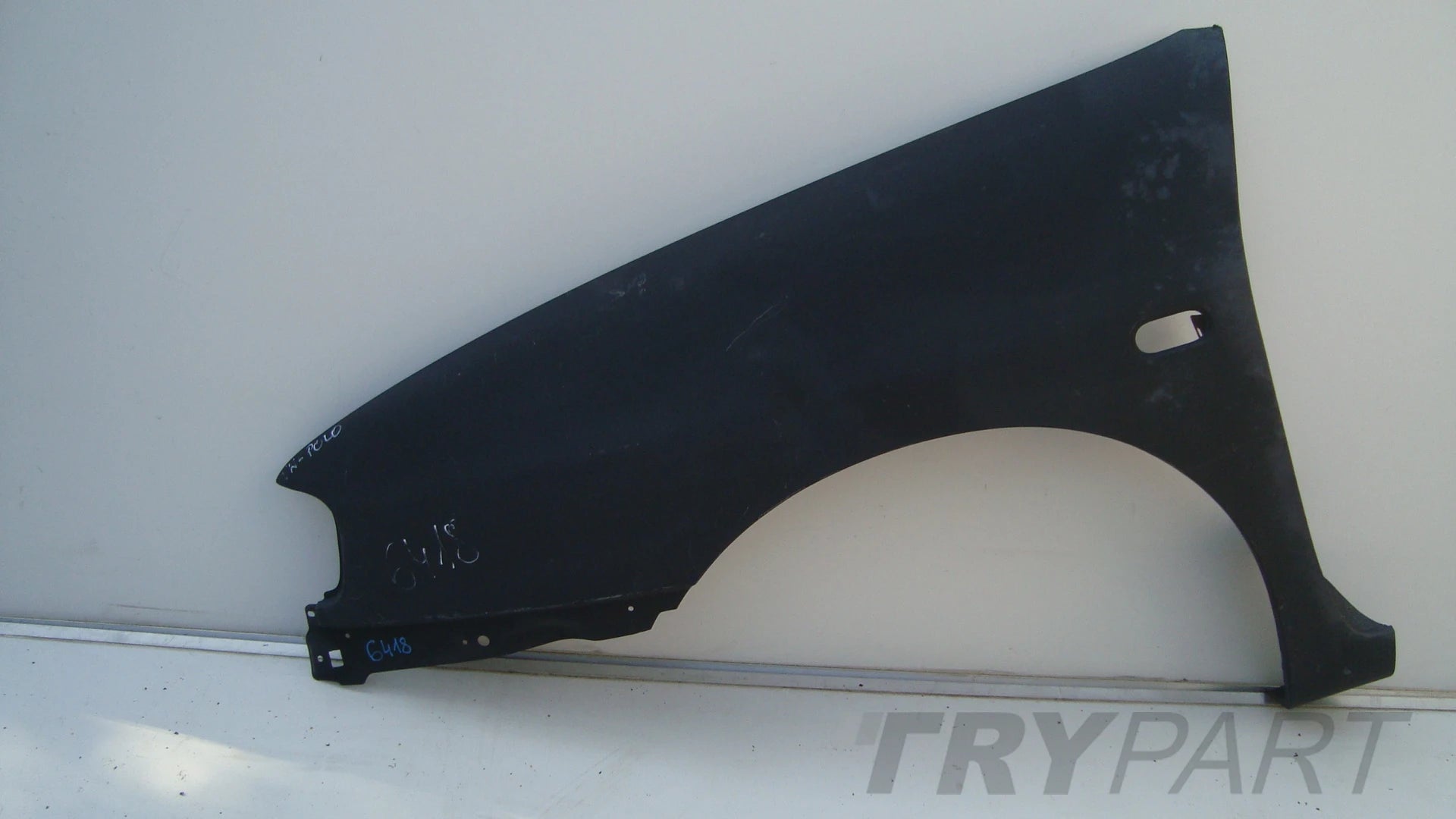 LEFT FRONT FENDER VW POLO NO. 6418