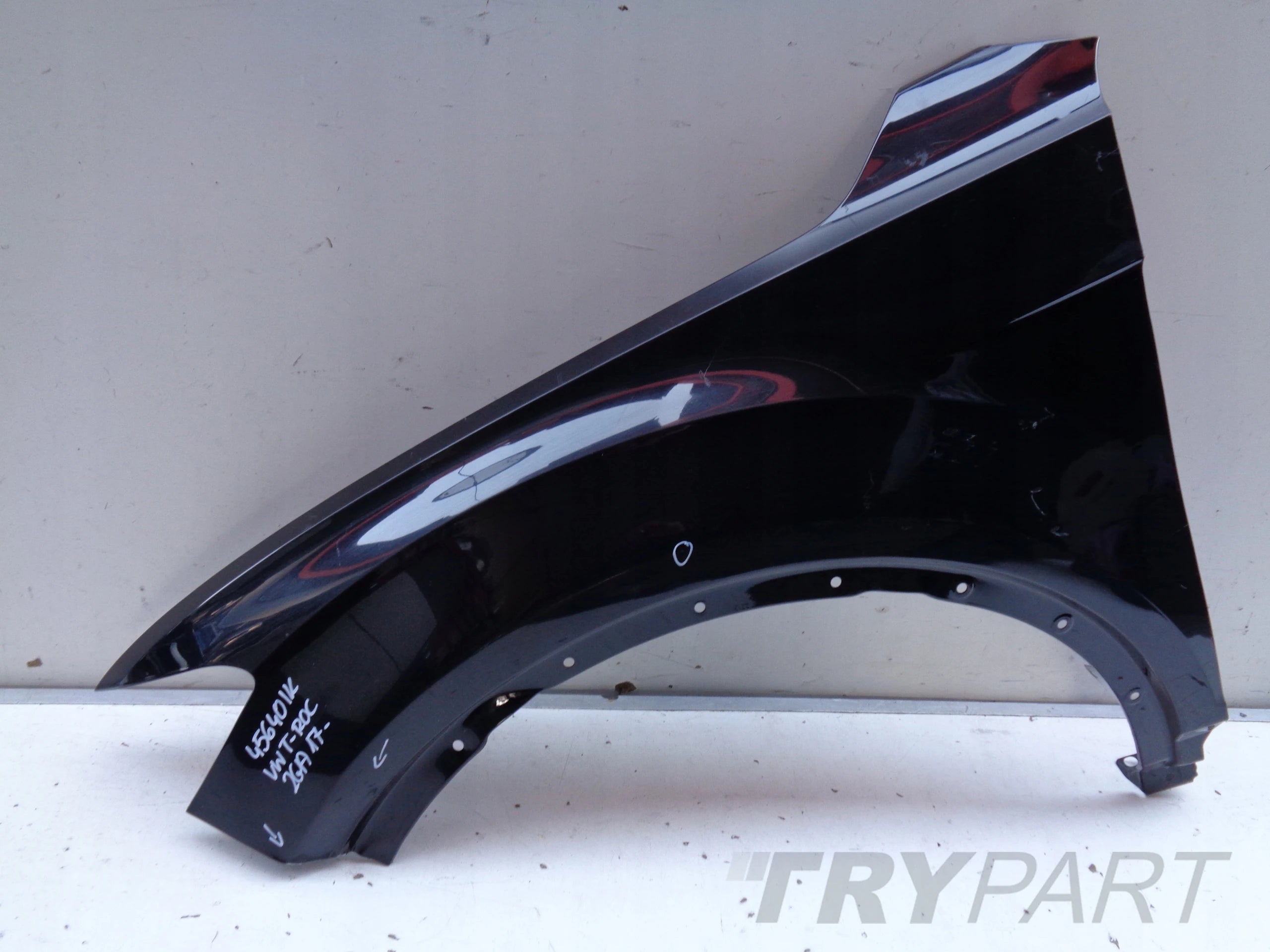 LEFT FRONT FENDER VW T-ROC 2GA 17- NO 45640
