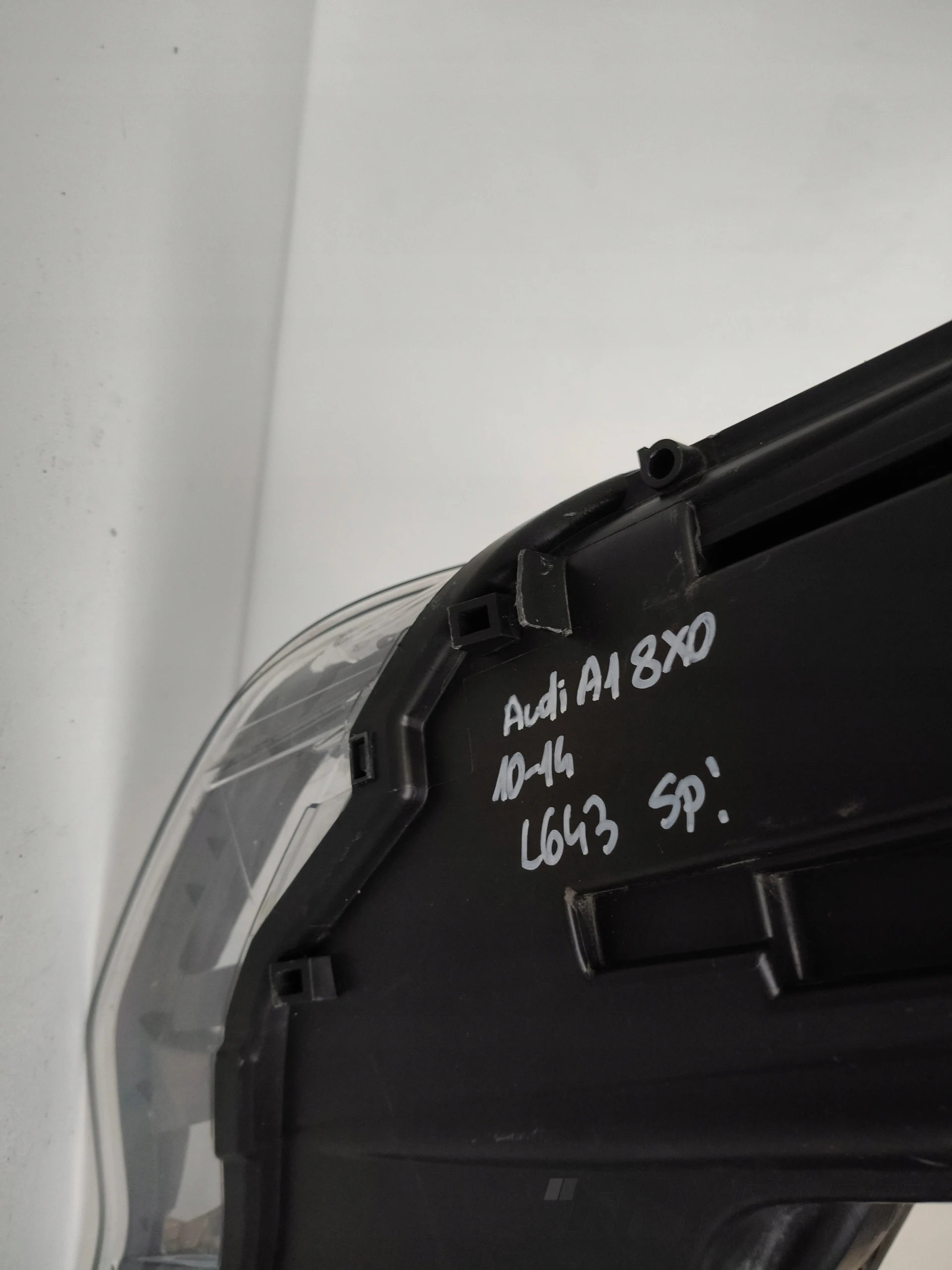 LEFT HEADLIGHT AUDI A1 8X 8X0 10-14