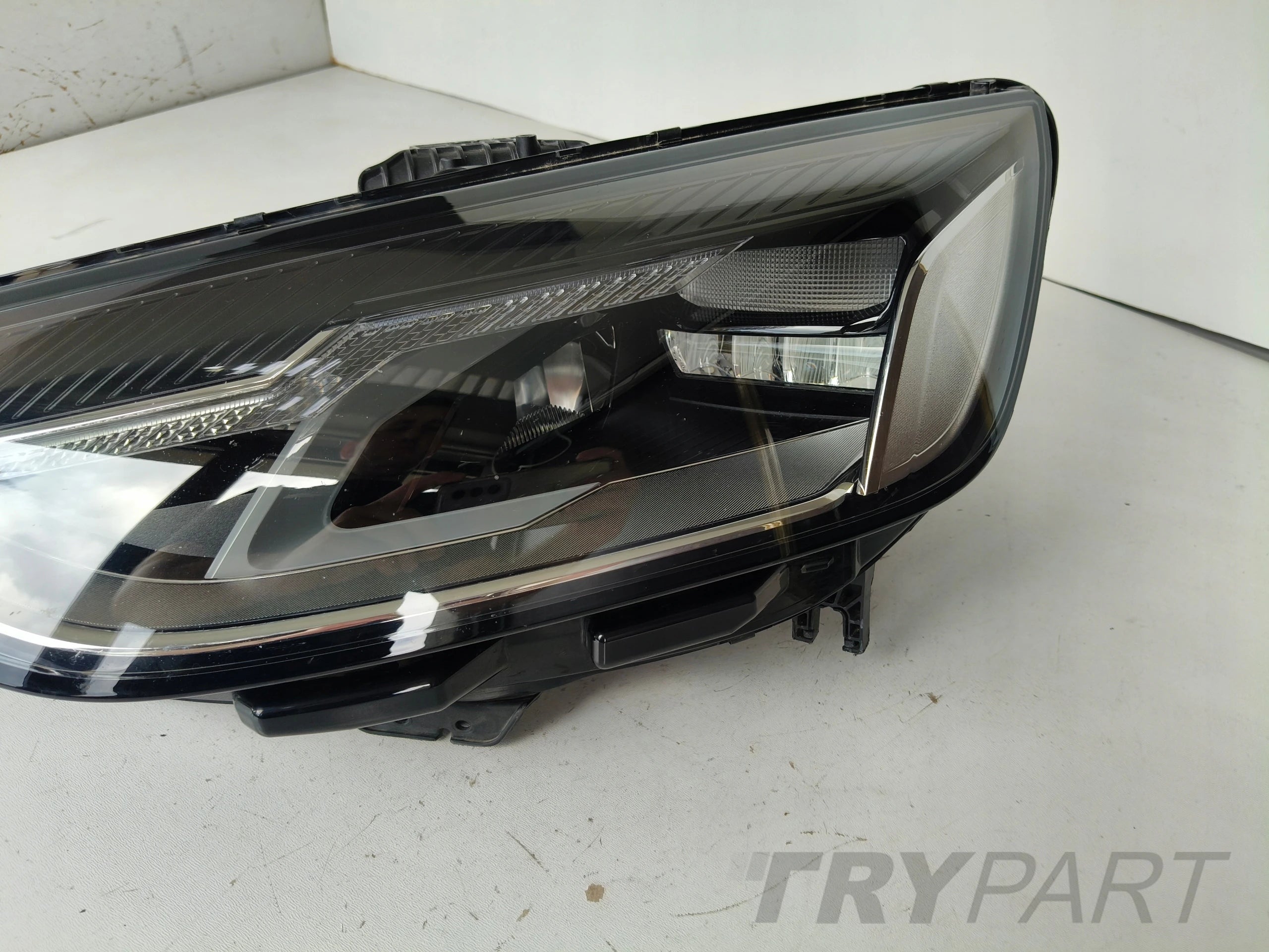 LEFT HEADLIGHT AUDI A4 B9 8W 8W0 19- LIFT FULL LED