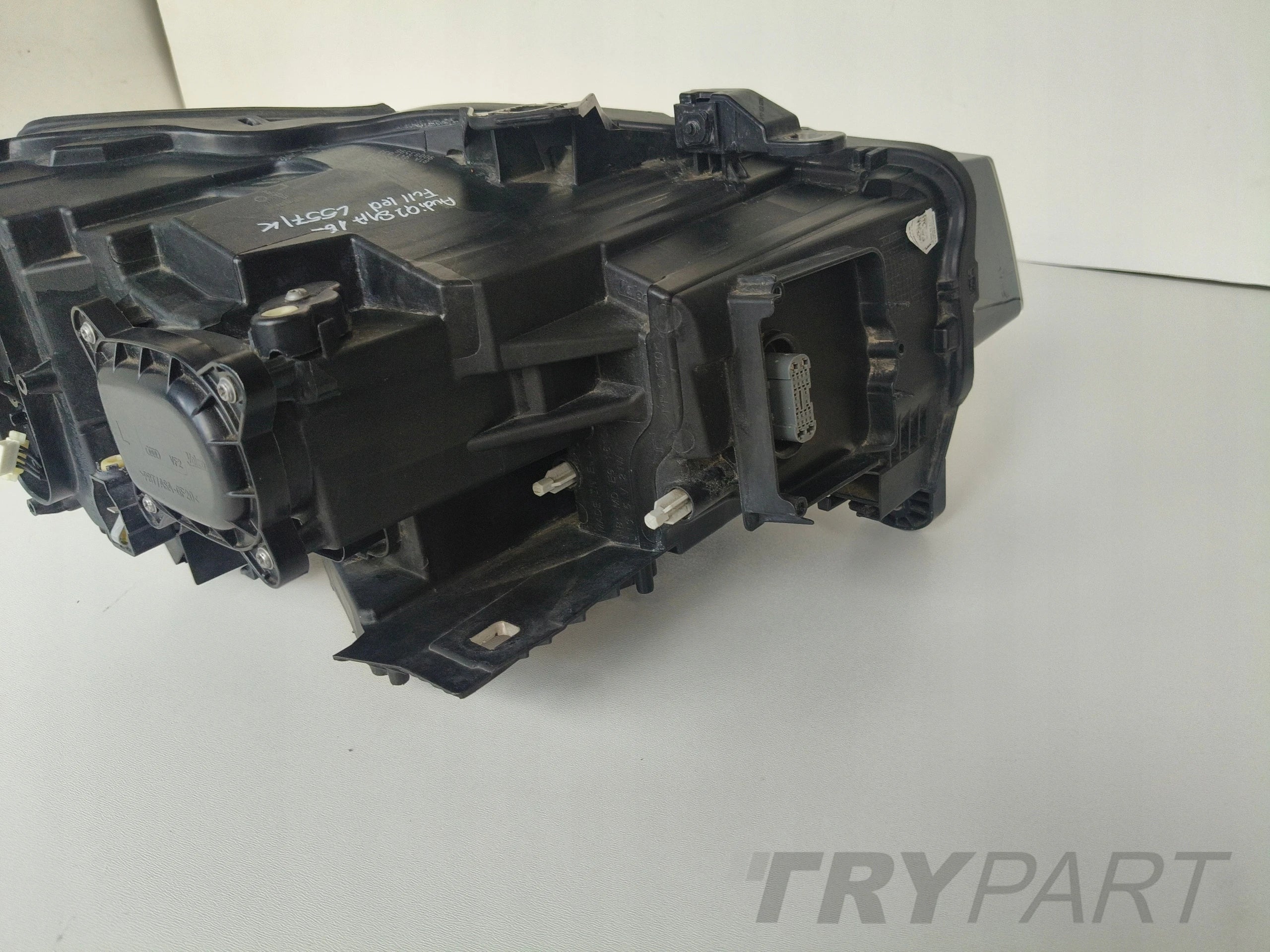 LEFT HEADLIGHT AUDI Q2 81A 16- FULL LED