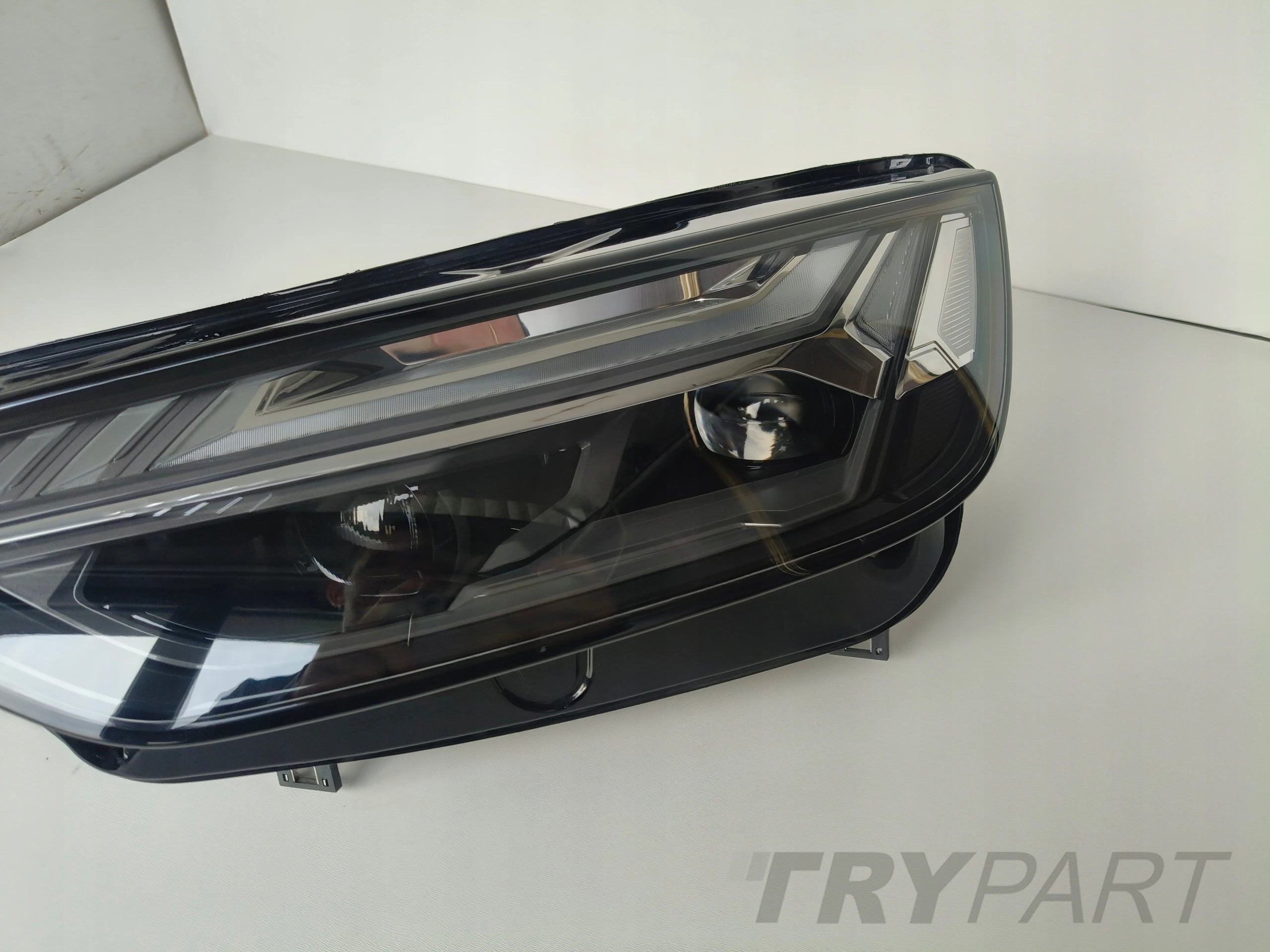 LEFT HEADLIGHT AUDI Q5 II 80A 20- LIFT FULL LED MATRIX