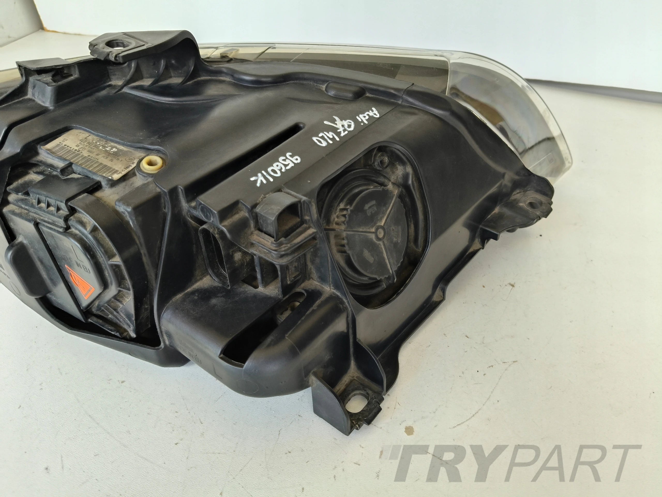 LEFT HEADLIGHT AUDI Q7 4L 4L0 05-