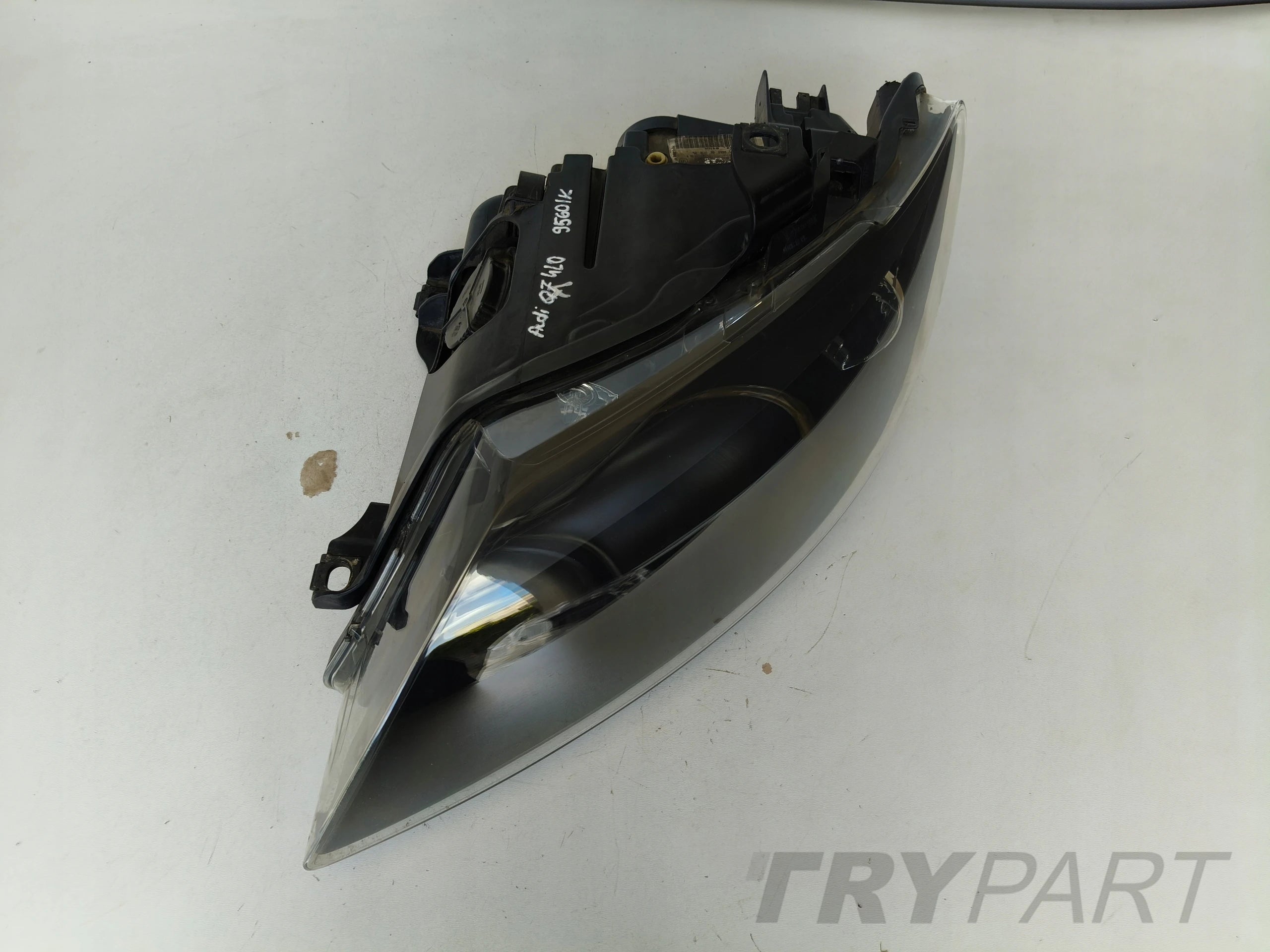 LEFT HEADLIGHT AUDI Q7 4L 4L0 05-