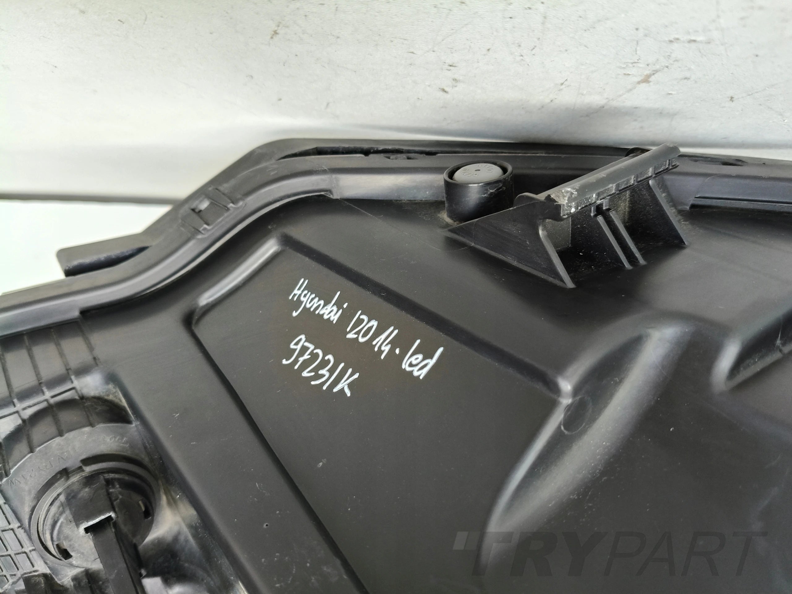 LEFT HEADLIGHT HYUNDAI I20 II 14- LED WITH CORNERING LIGHT
