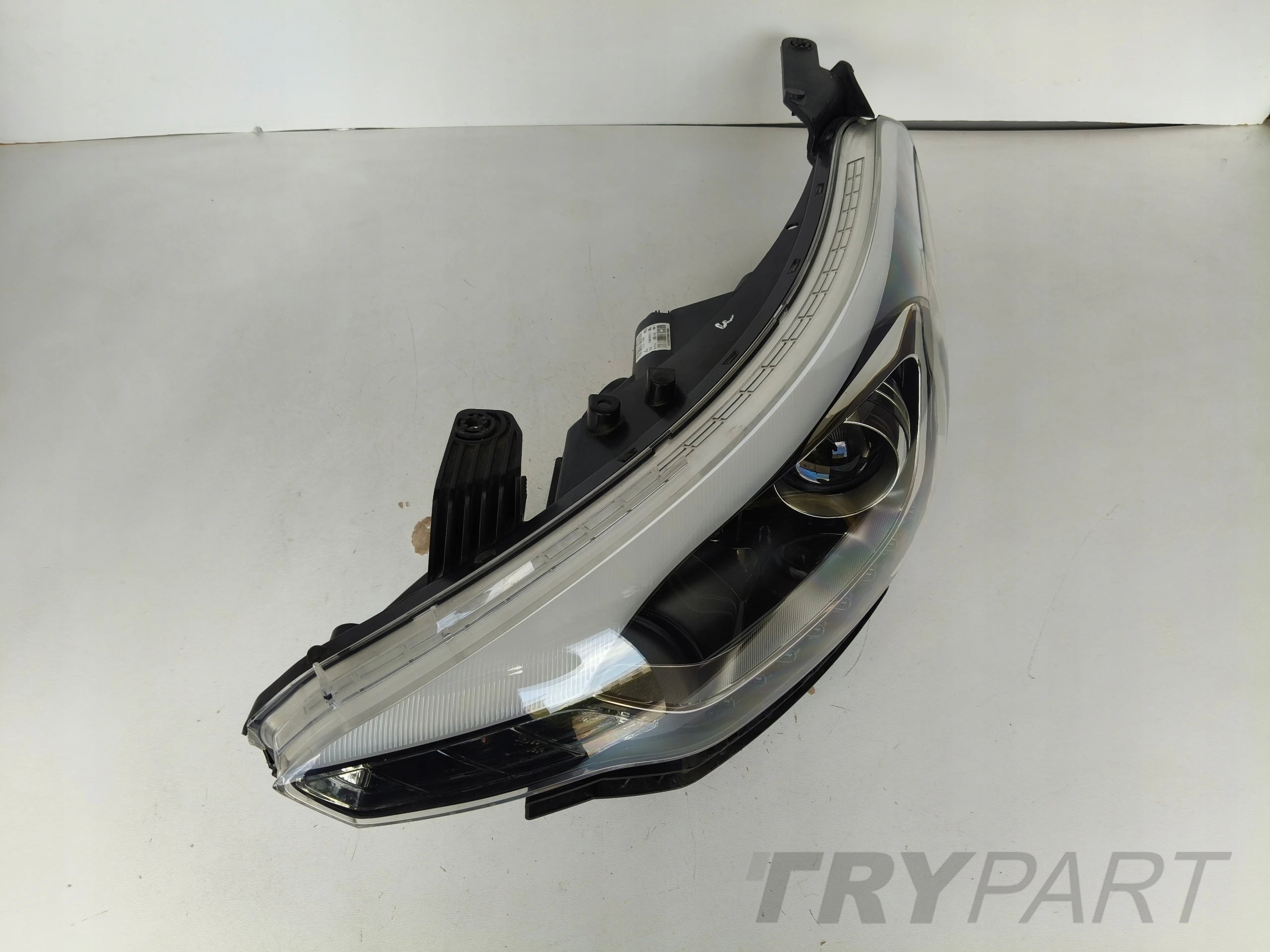 LEFT HEADLIGHT HYUNDAI I20 II 14- LED WITH CORNERING LIGHT