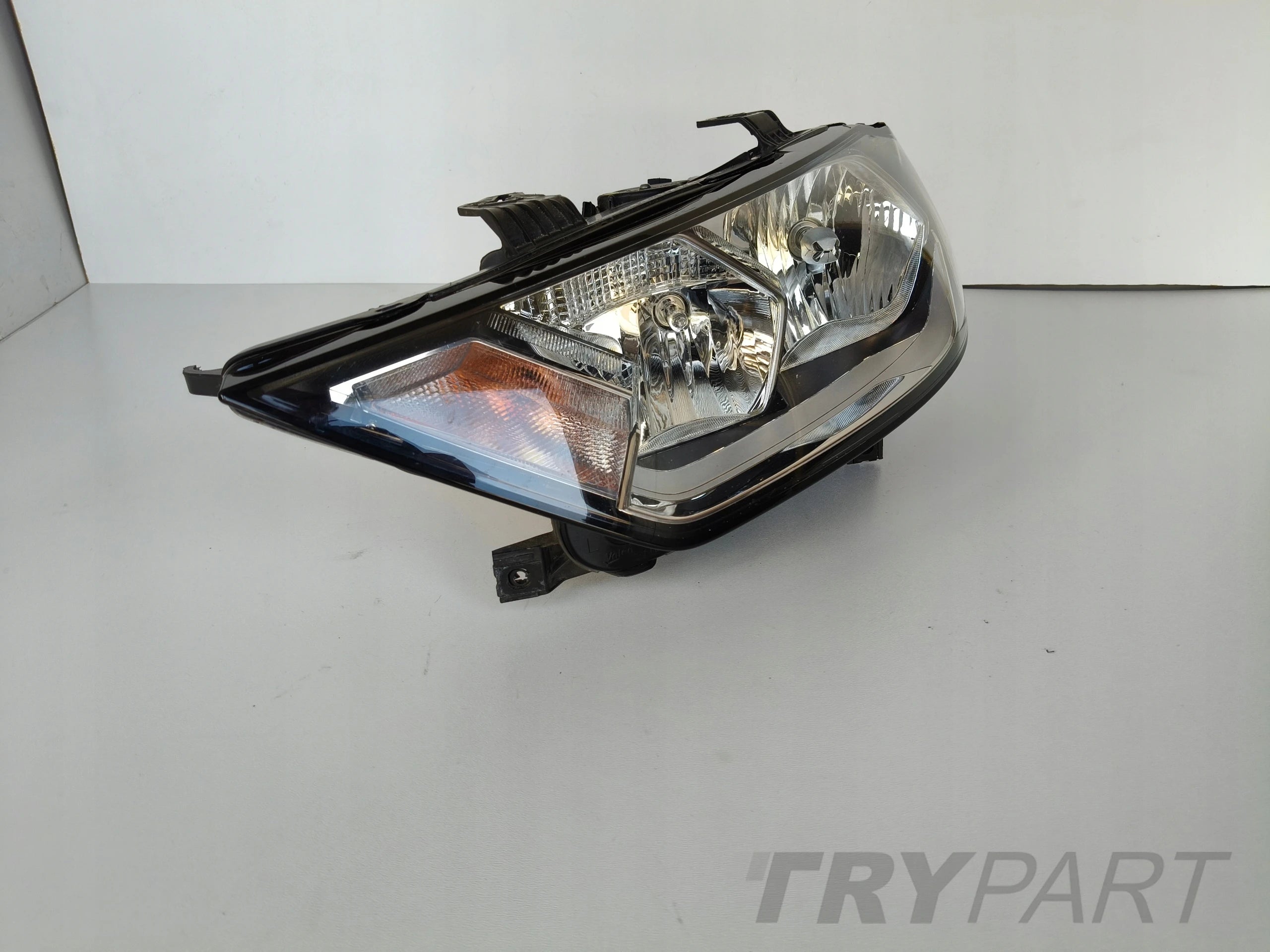 LEFT HEADLIGHT LAMP AUDI A1 II 82A 18-