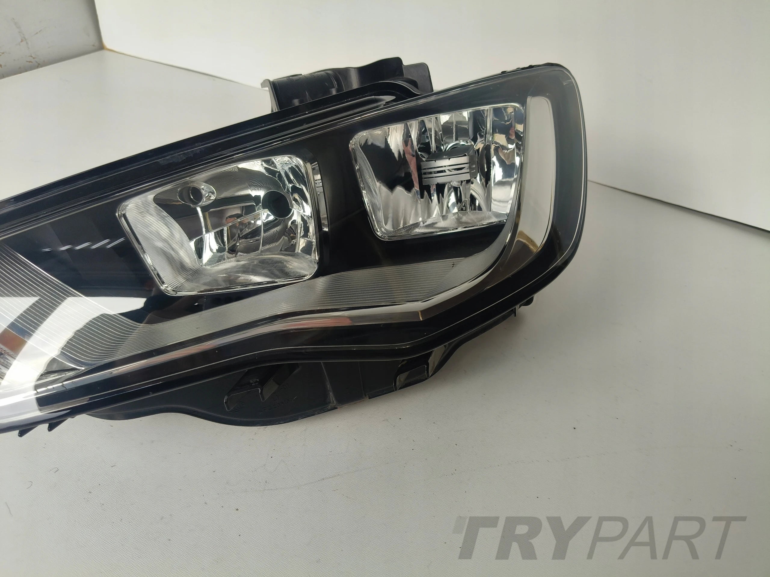 LEFT HEADLIGHT LAMP AUDI A3 8V 8V0 12-16