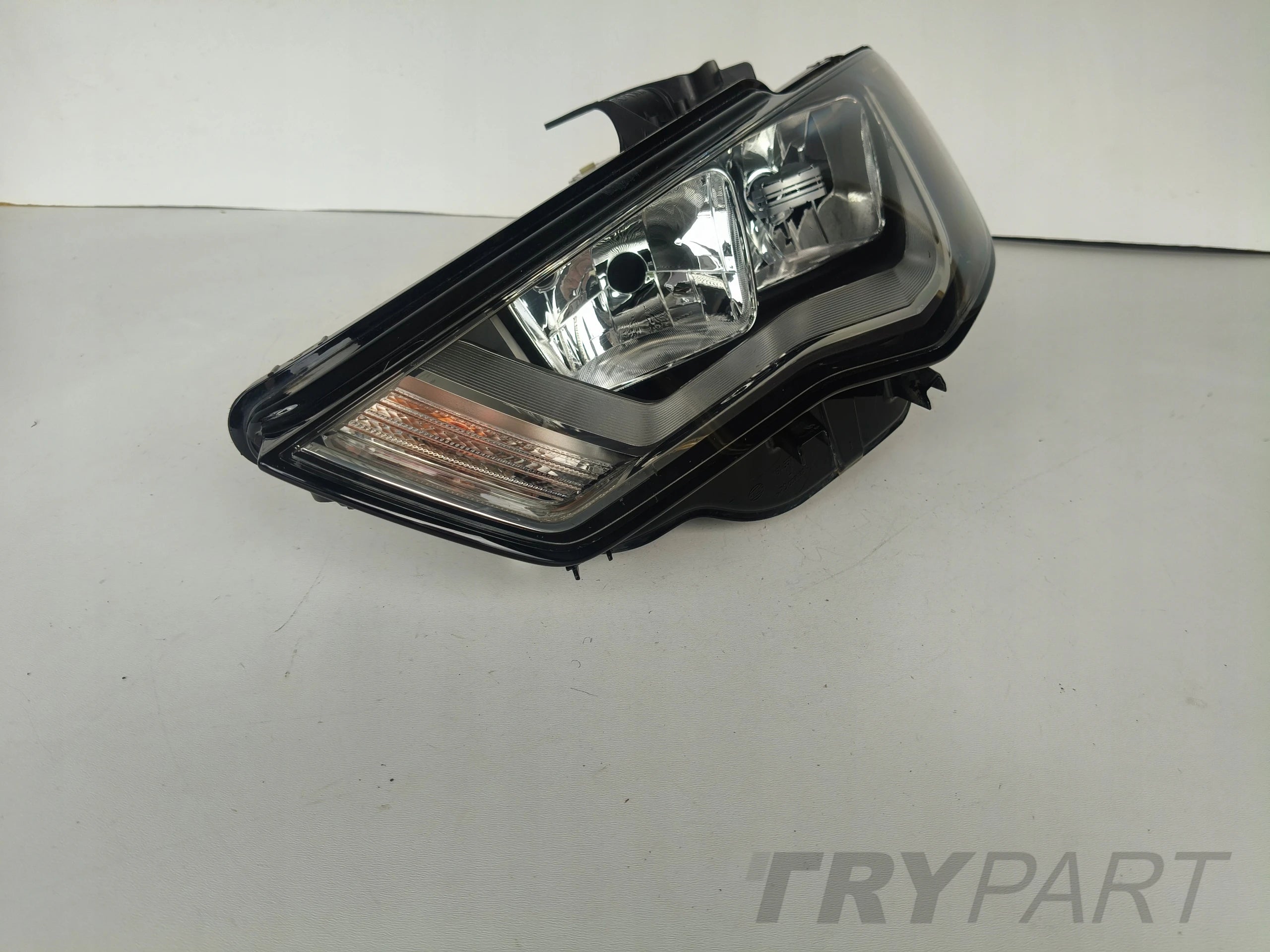 LEFT HEADLIGHT LAMP AUDI A3 8V 8V0 12-16