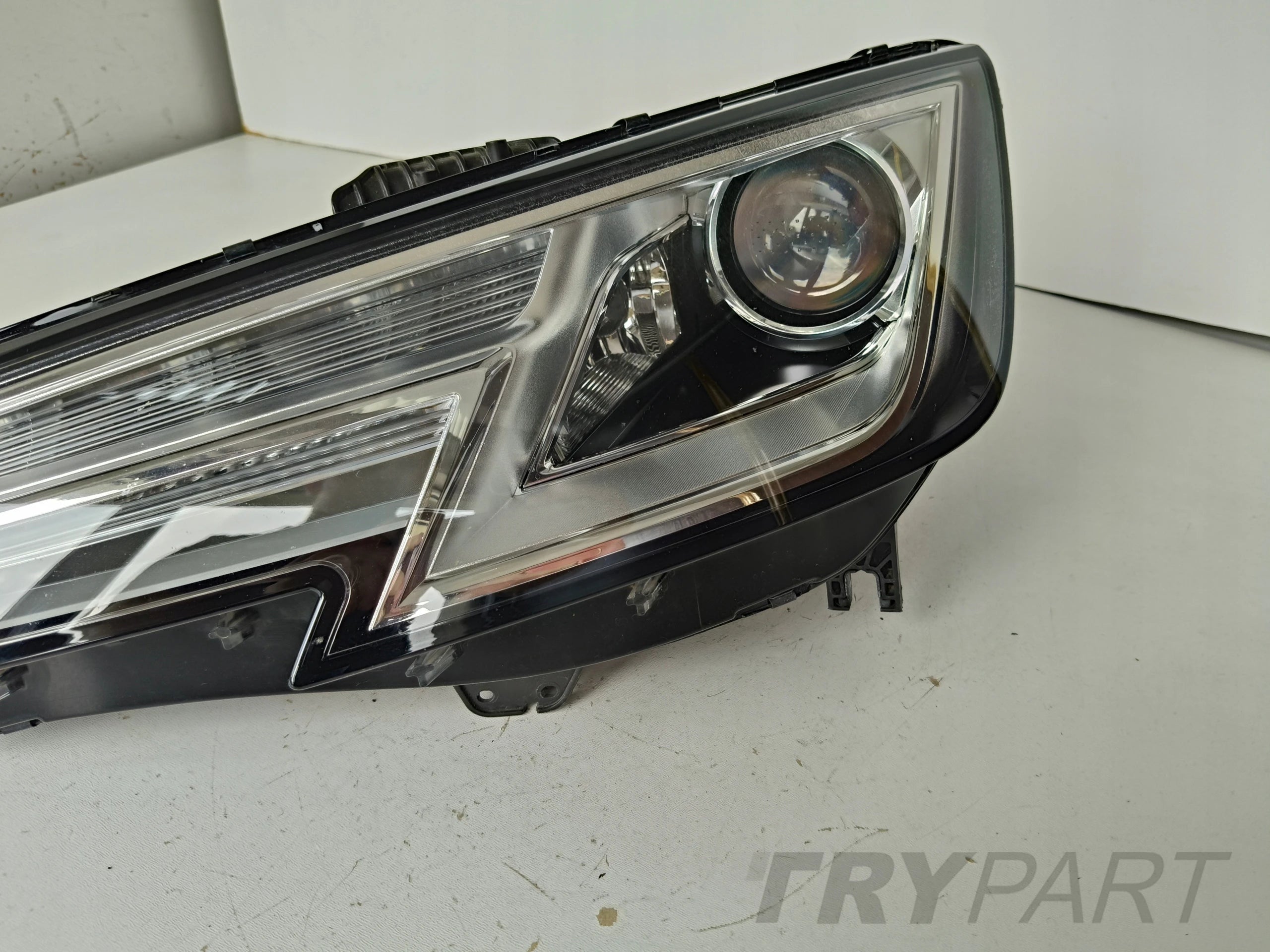 LEFT HEADLIGHT LAMP AUDI A4 B9 8W 8W0 15- XENON LED