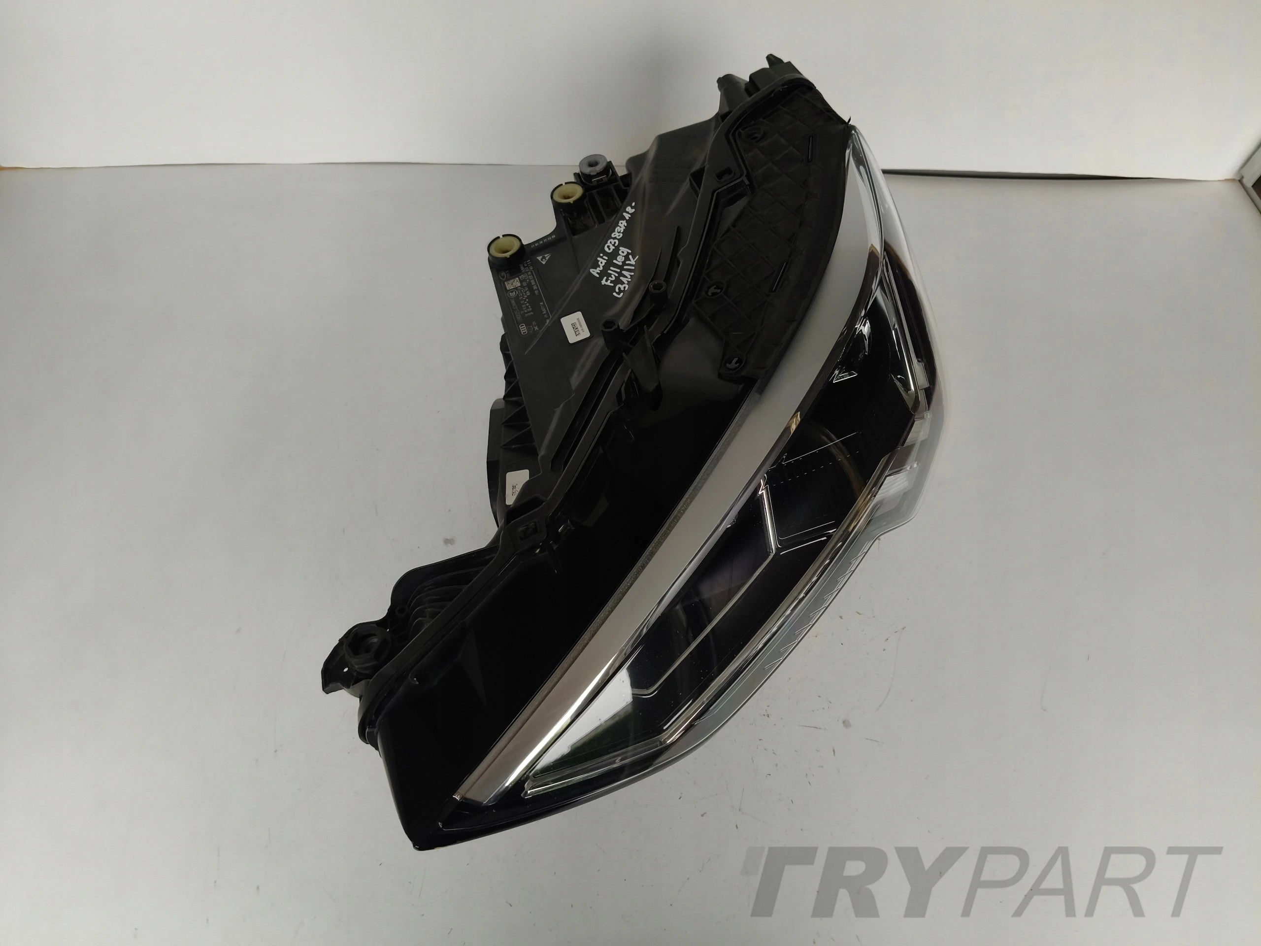 LEFT HEADLIGHT LAMP AUDI Q3 II 83A 18- FULL LED