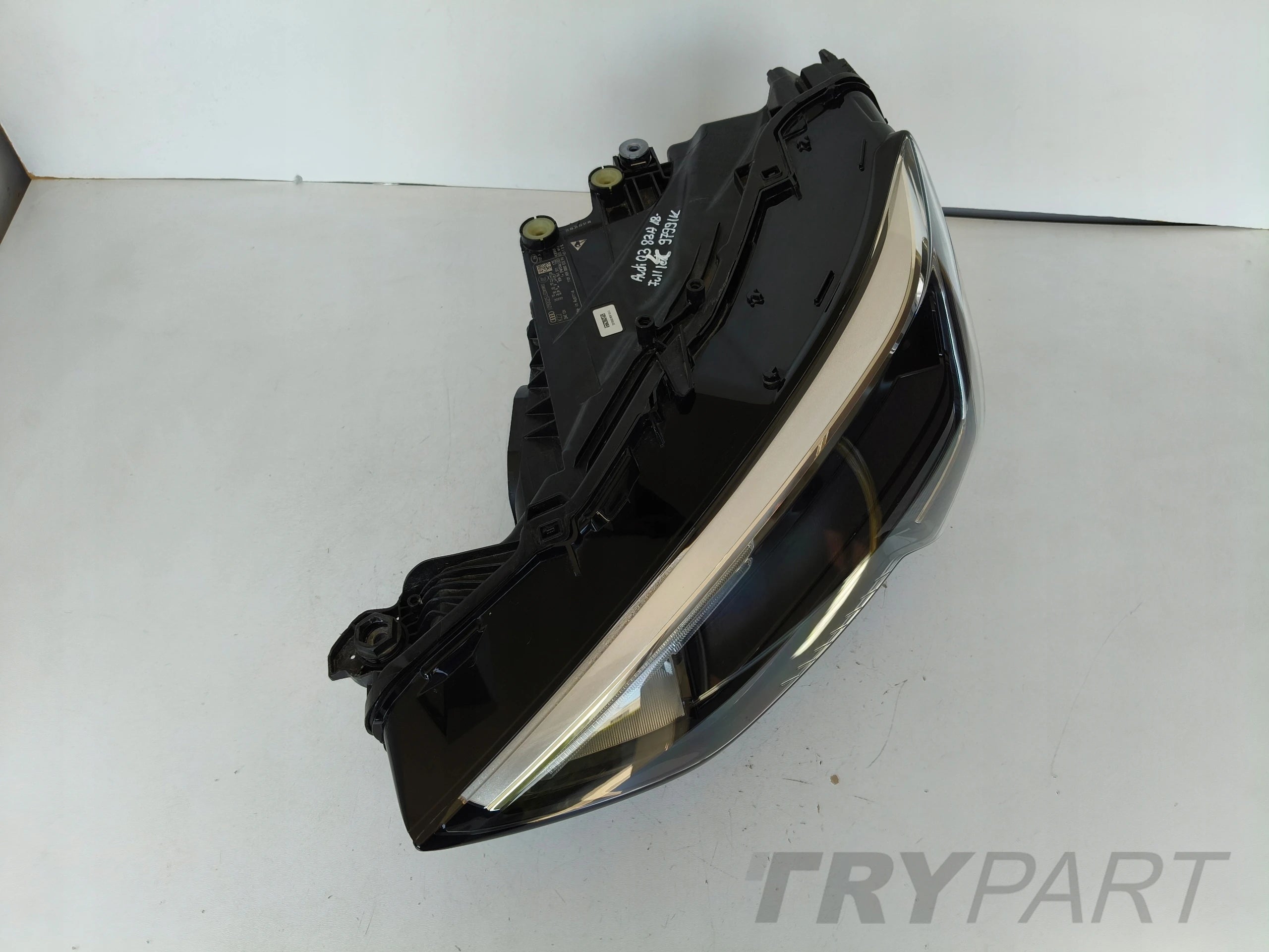 LEFT HEADLIGHT LAMP AUDI Q3 II 83A 18- FULL LED