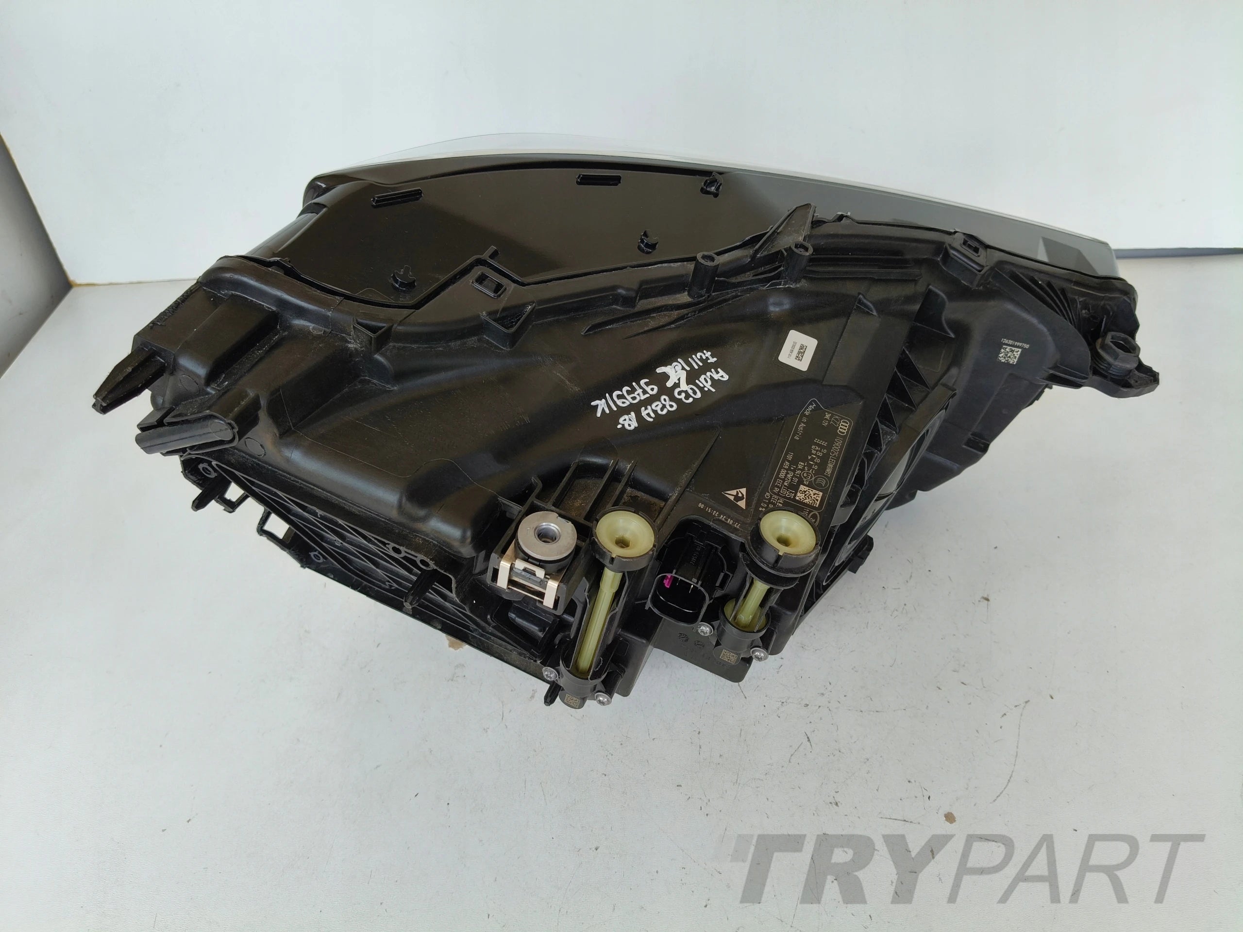 LEFT HEADLIGHT LAMP AUDI Q3 II 83A 18- FULL LED