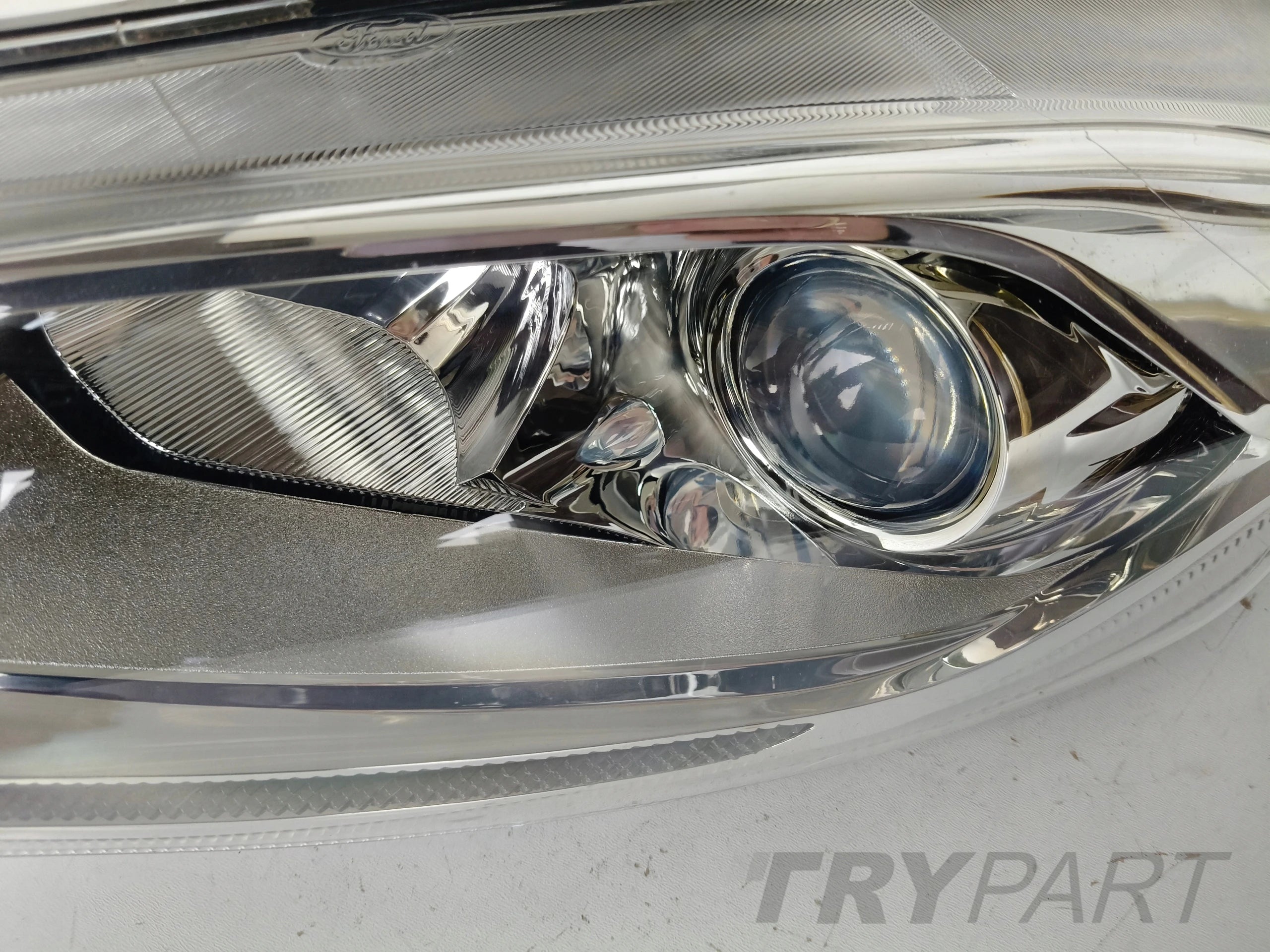 LEFT HEADLIGHT LAMP FOR FORD FIESTA MK7 12- LIFT LED