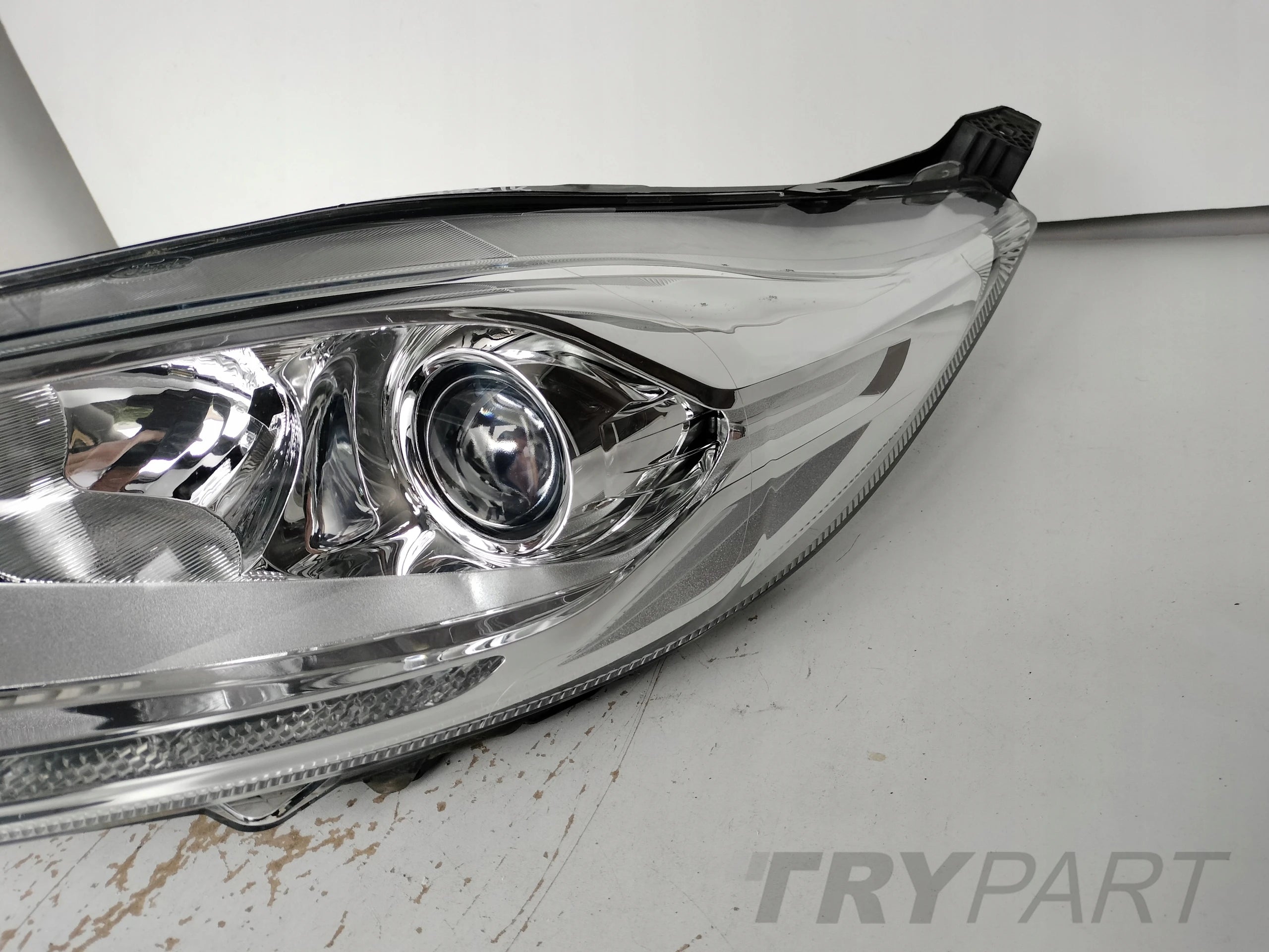 LEFT HEADLIGHT LAMP FOR FORD FIESTA MK7 12- LIFT LED