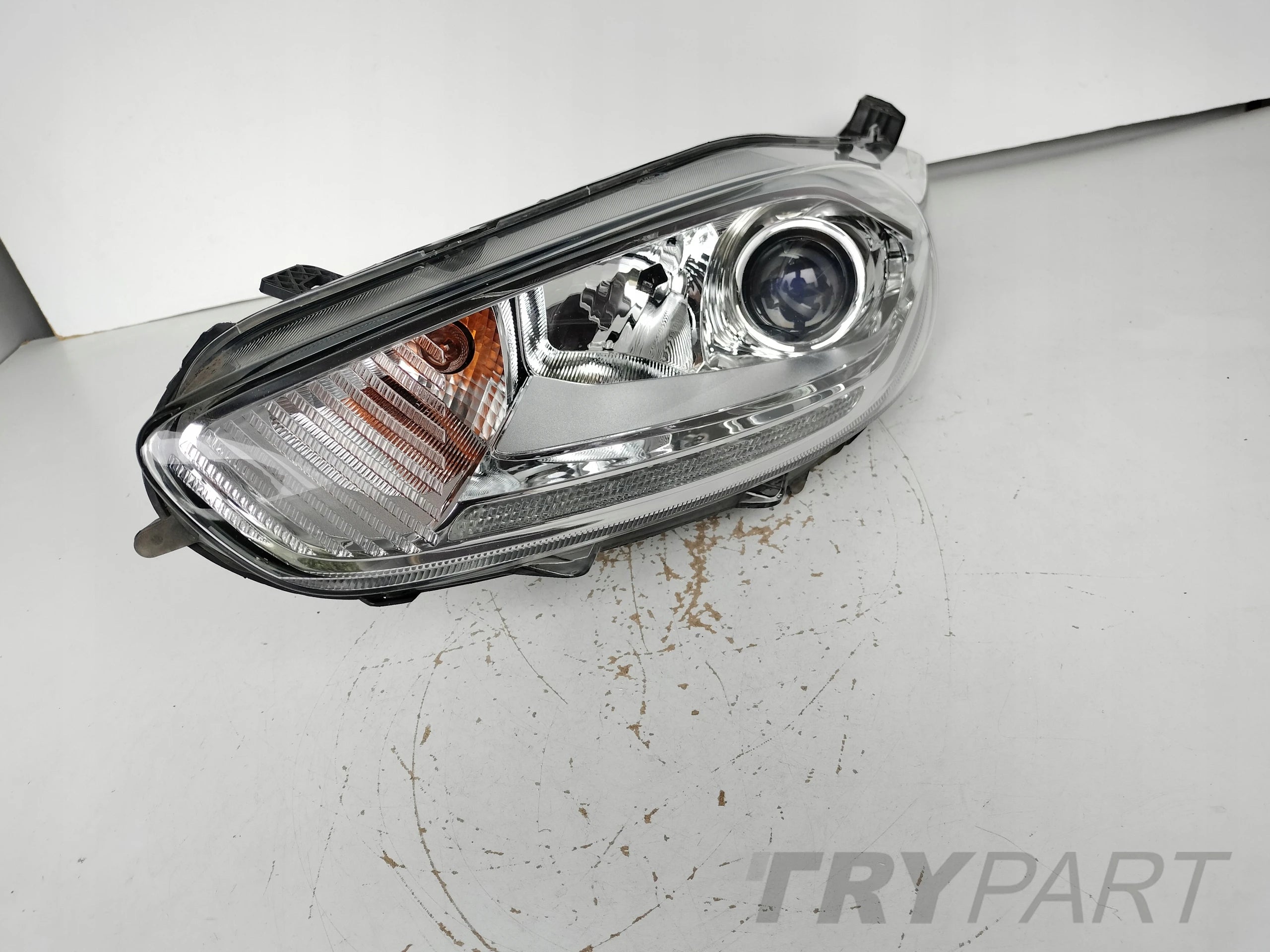 LEFT HEADLIGHT LAMP FOR FORD FIESTA MK7 12- LIFT LED