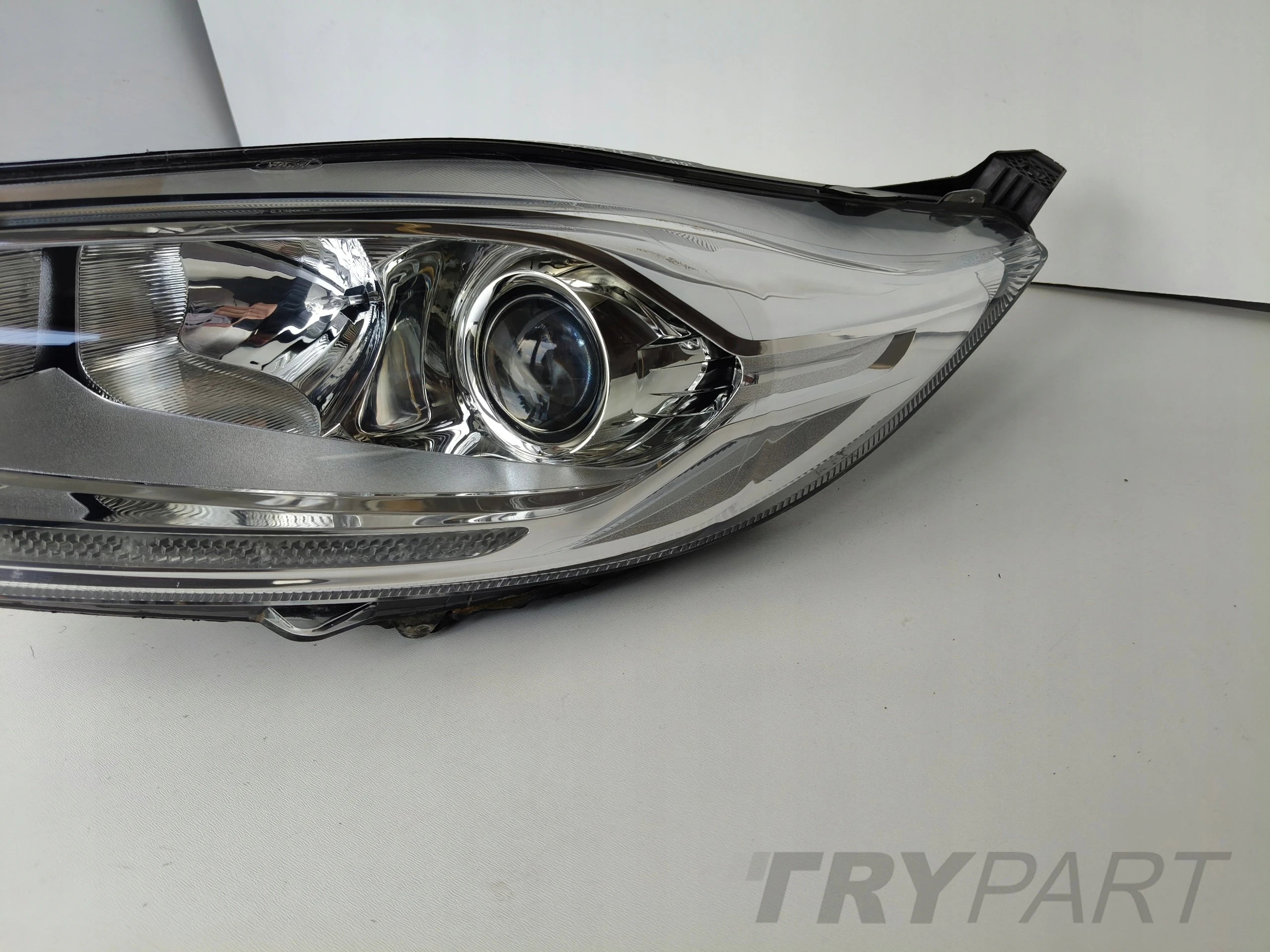 LEFT HEADLIGHT LAMP FOR FORD FIESTA MK7 12- LIFT LED